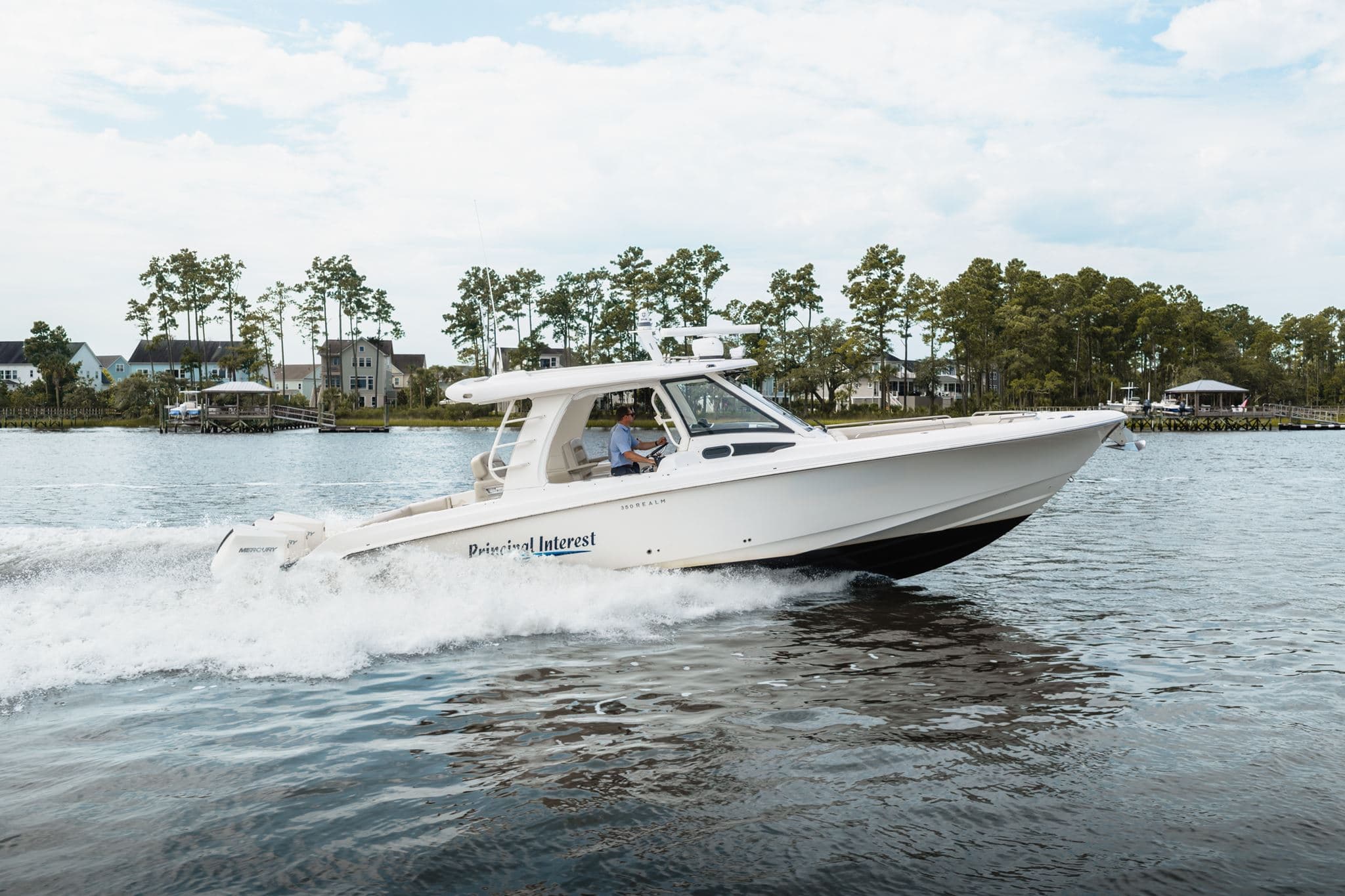 2021 Boston Whaler 350 Realm in vendita a Charleston, SC Bowrider