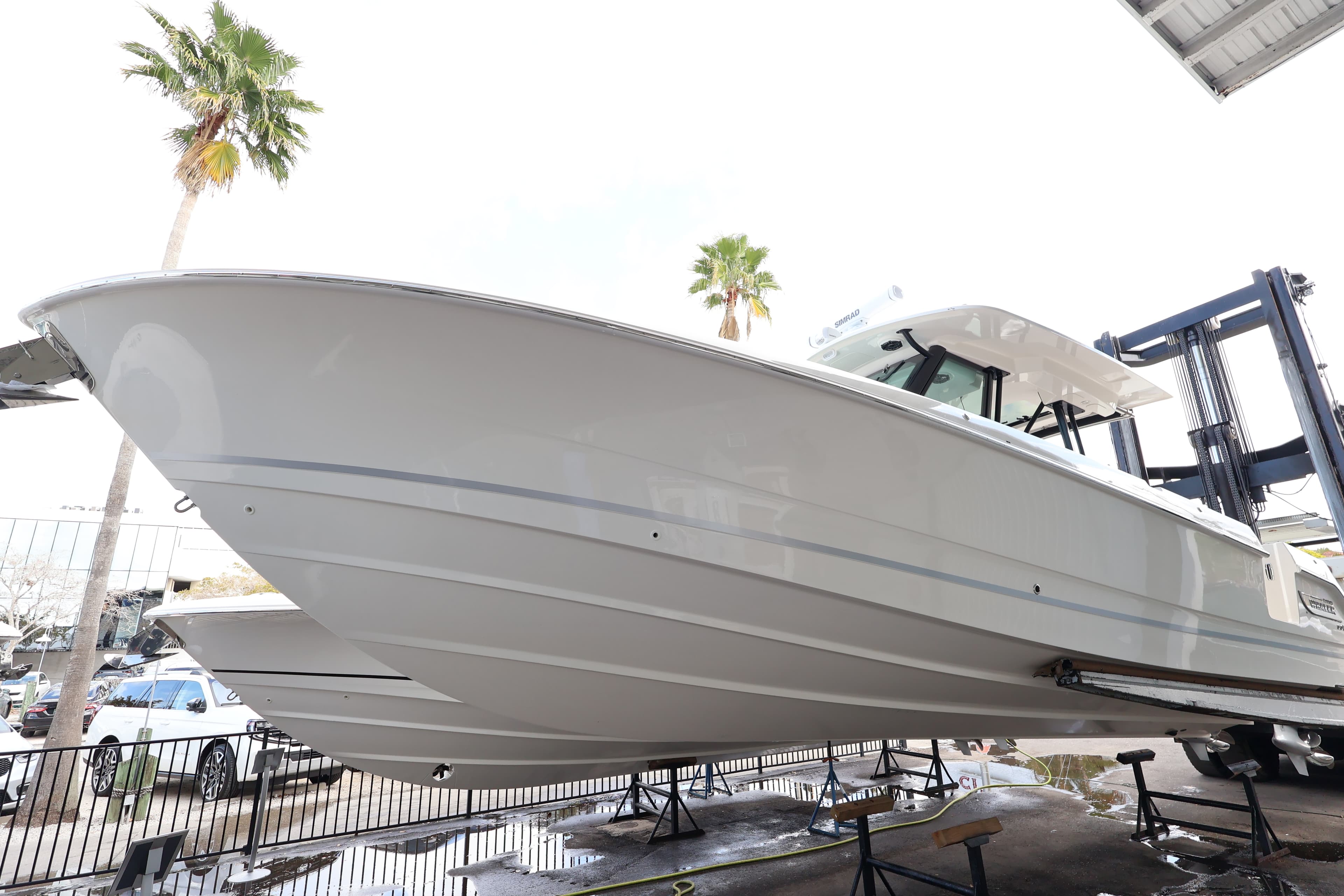 2026 Boston Whaler 360 Outrage in vendita a Naples, Florida Center Console 2