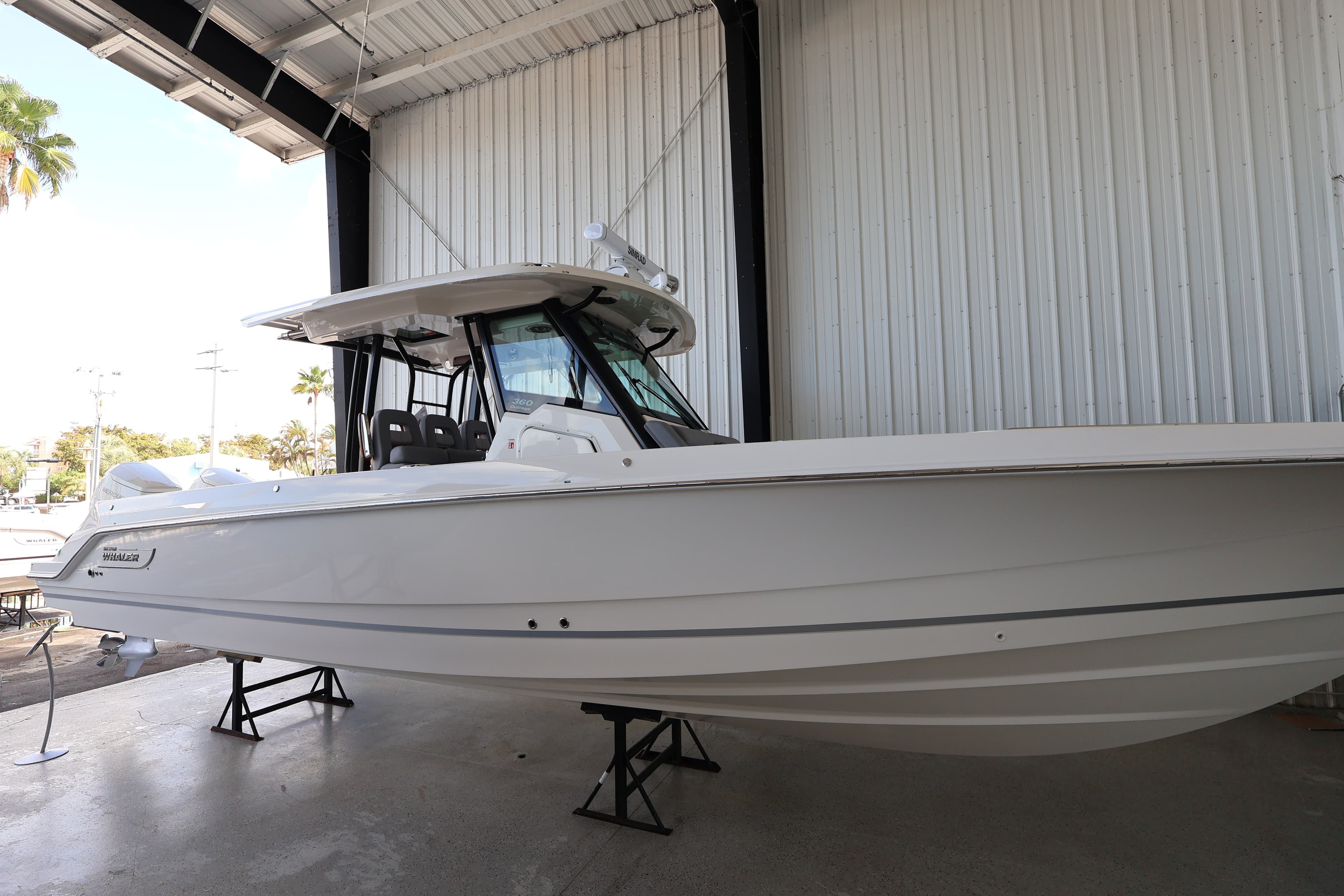 2026 Boston Whaler 360 Outrage in vendita a Naples, Florida Center Console 5