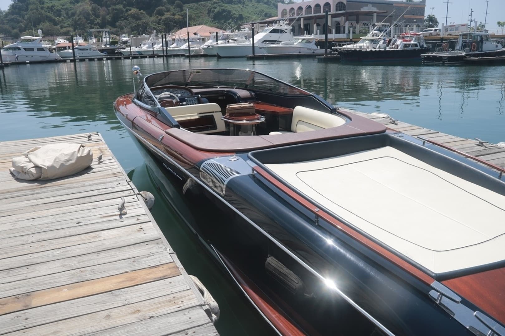 2015 Riva Aquariva 33 in vendita a Panama City, PA Runabout 2