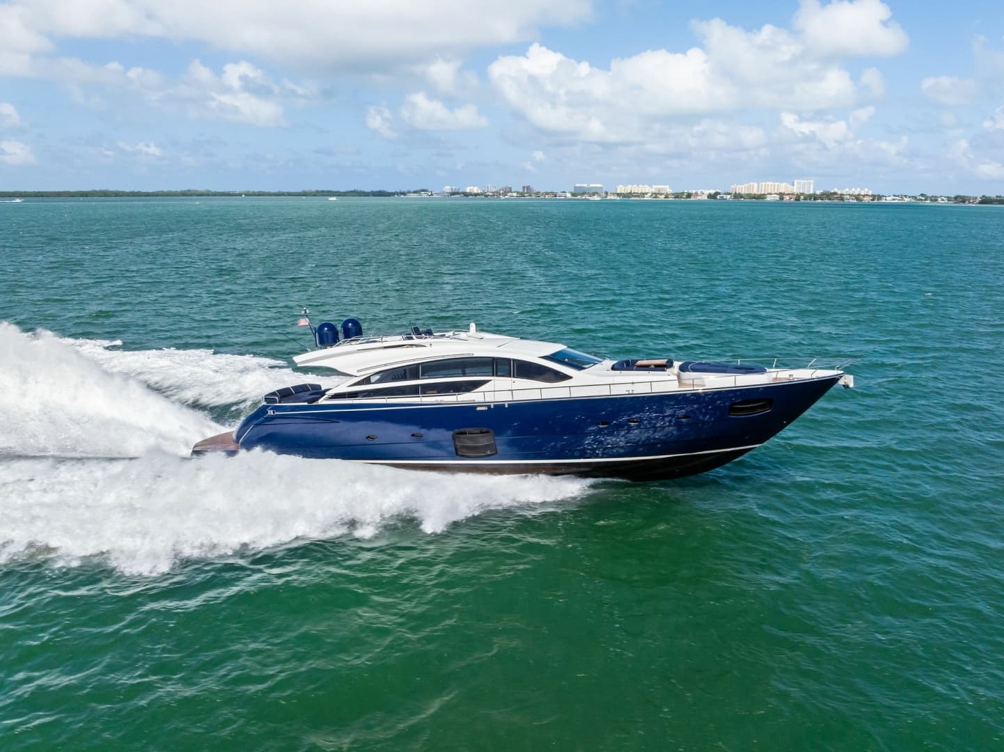 2013 Pershing 82' zum Verkauf in Miami Beach, Florida Motor Yacht 4