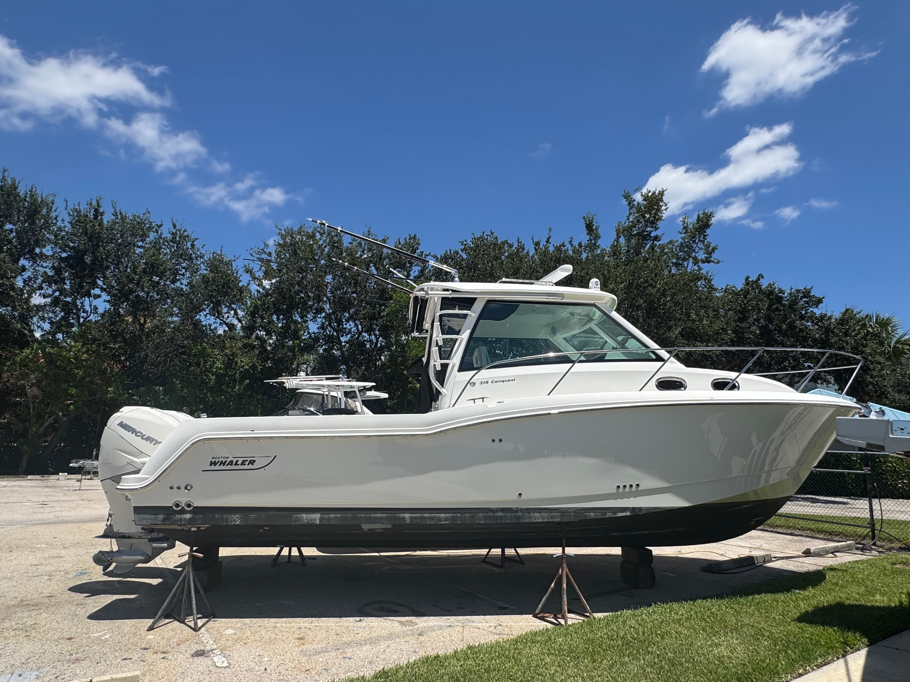 2018 Boston Whaler 315 Conquest zum Verkauf in Stuart, Florida Sport Fishing