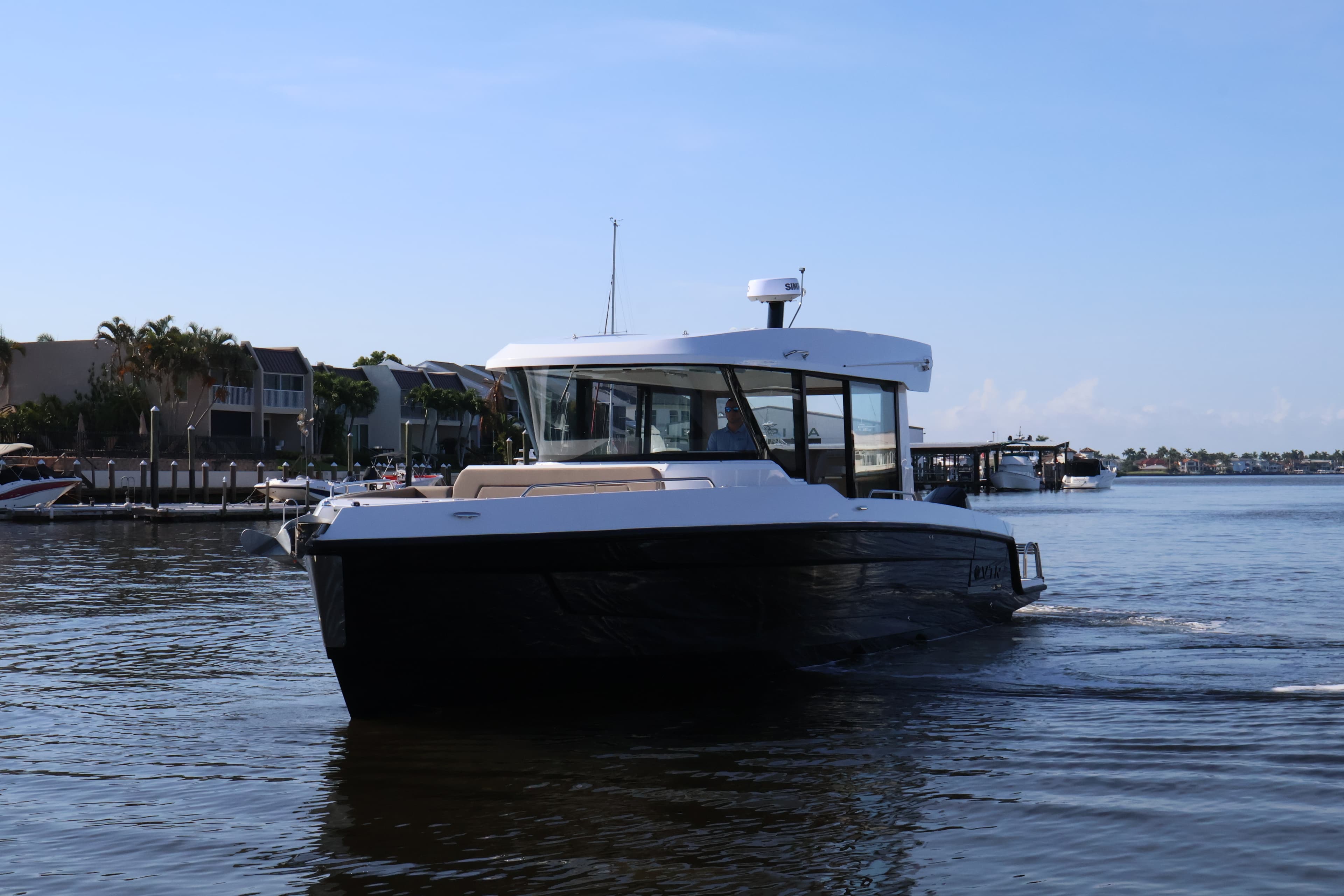 2026 Cruisers Yachts 38 VTR EC zum Verkauf in Naples, Florida Express Cruiser 2