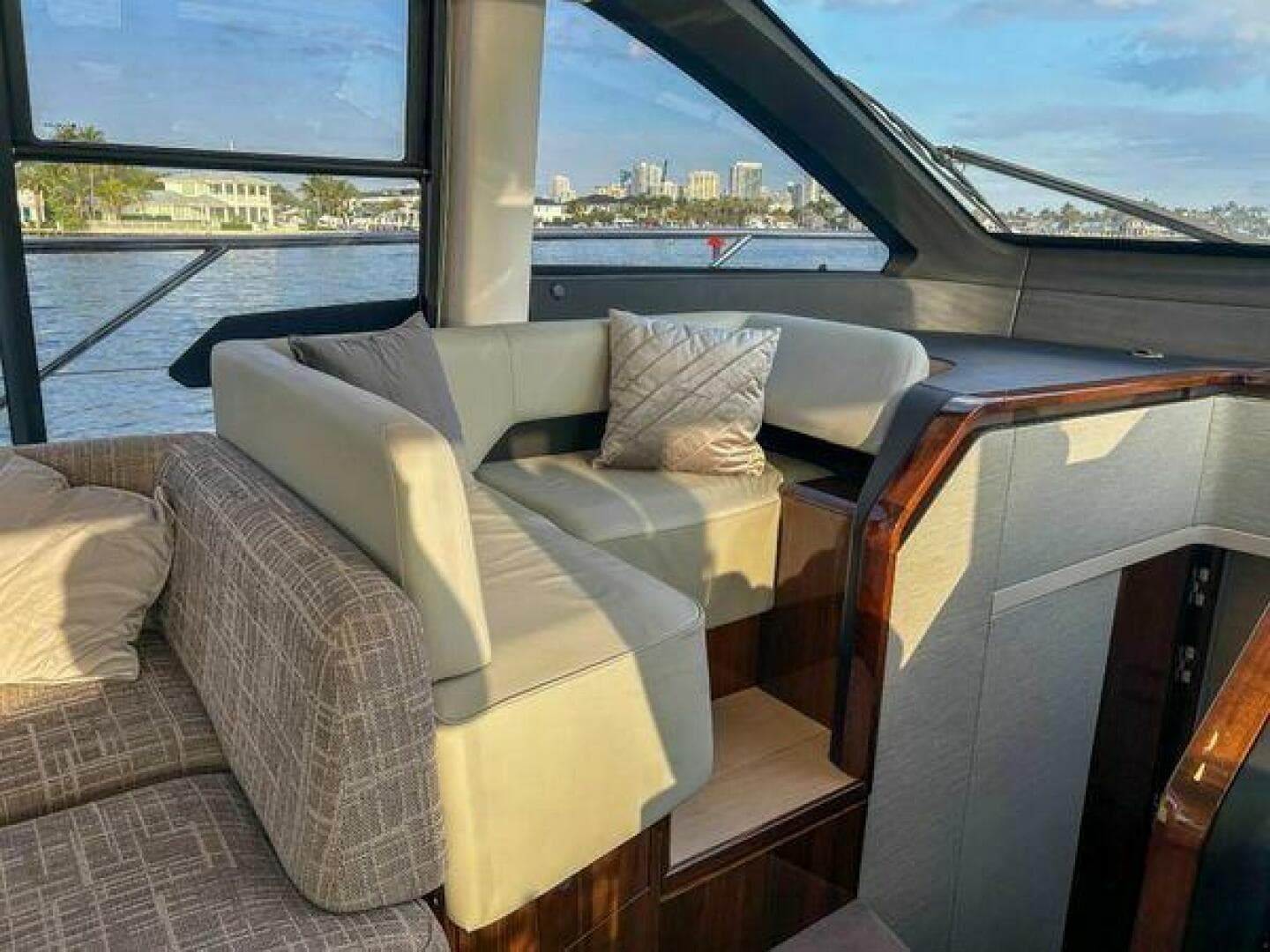 2024 Fairline Squadron 68 for Sale in Ft. Lauderdale, Florida Flybridge 4