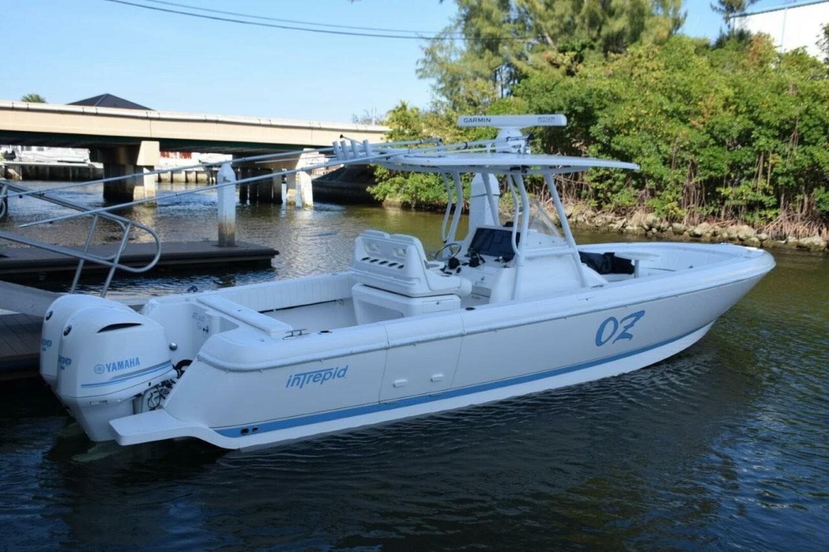 Intrepid Powerboats 327 CC te koop
