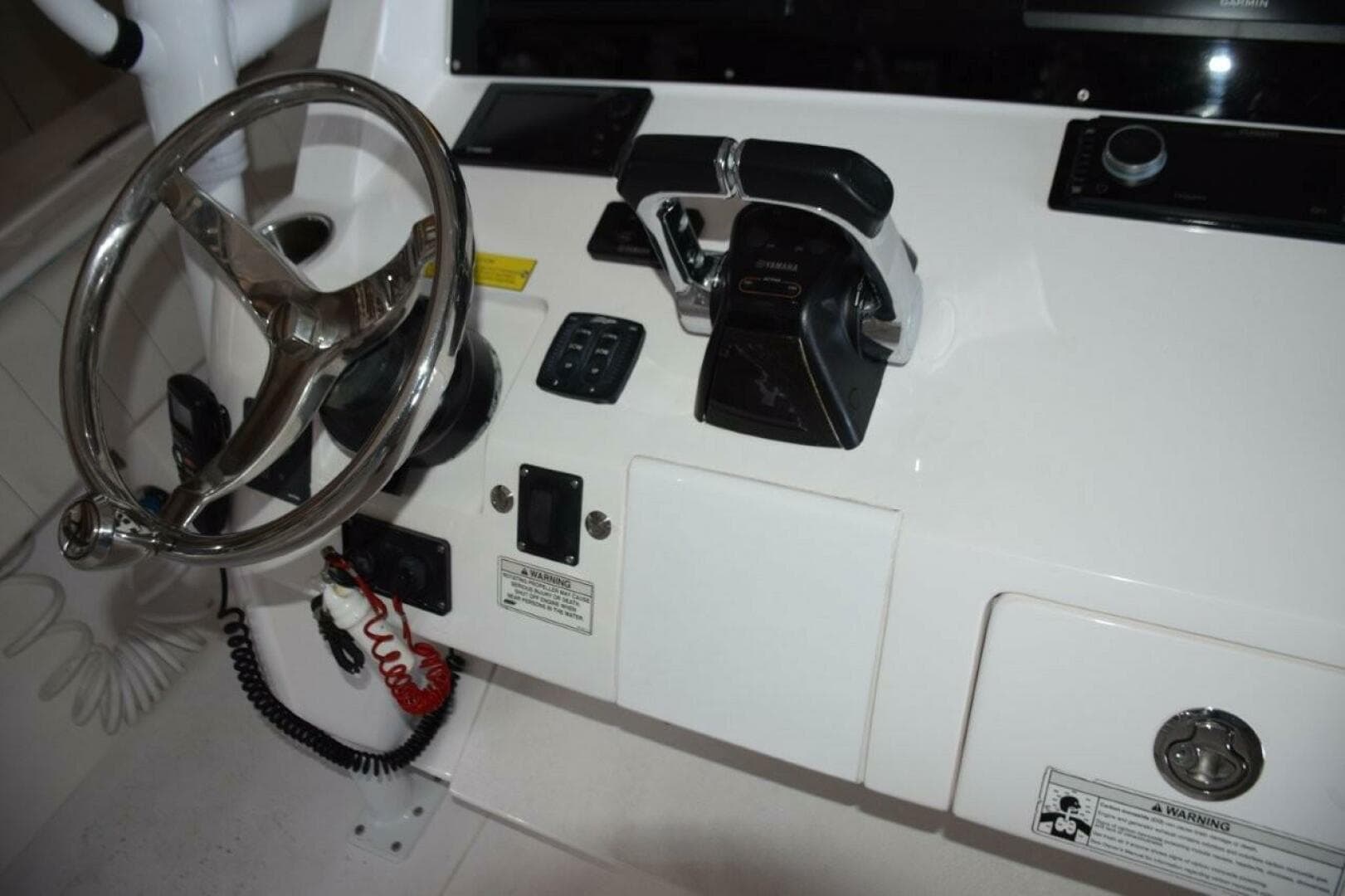 Intrepid Powerboats 327 CC te koop