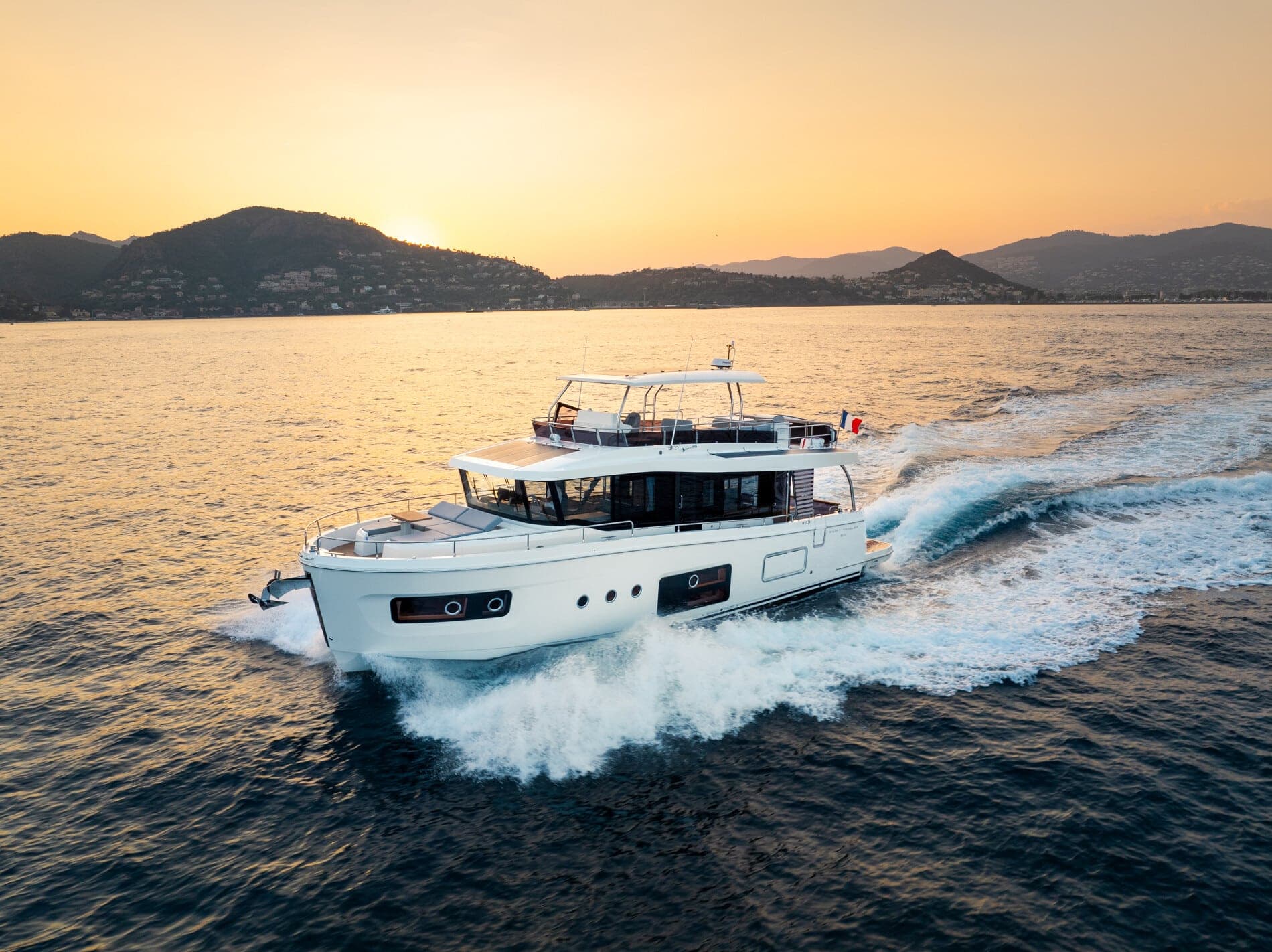 2026 Beneteau Swift Trawler 54 a la venta en Viladamat, ES Explorer Yachts