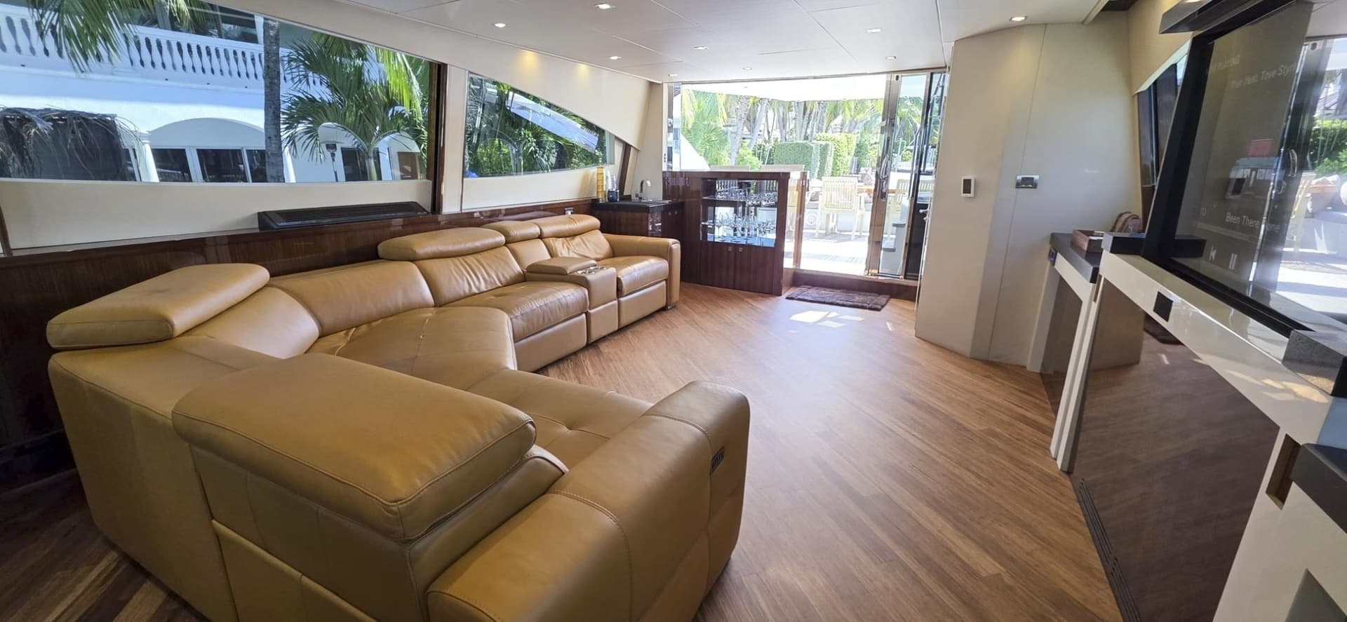 2012 Lazzara LSX 92 te koop in Fort Lauderdale, Florida Motor Yacht 3