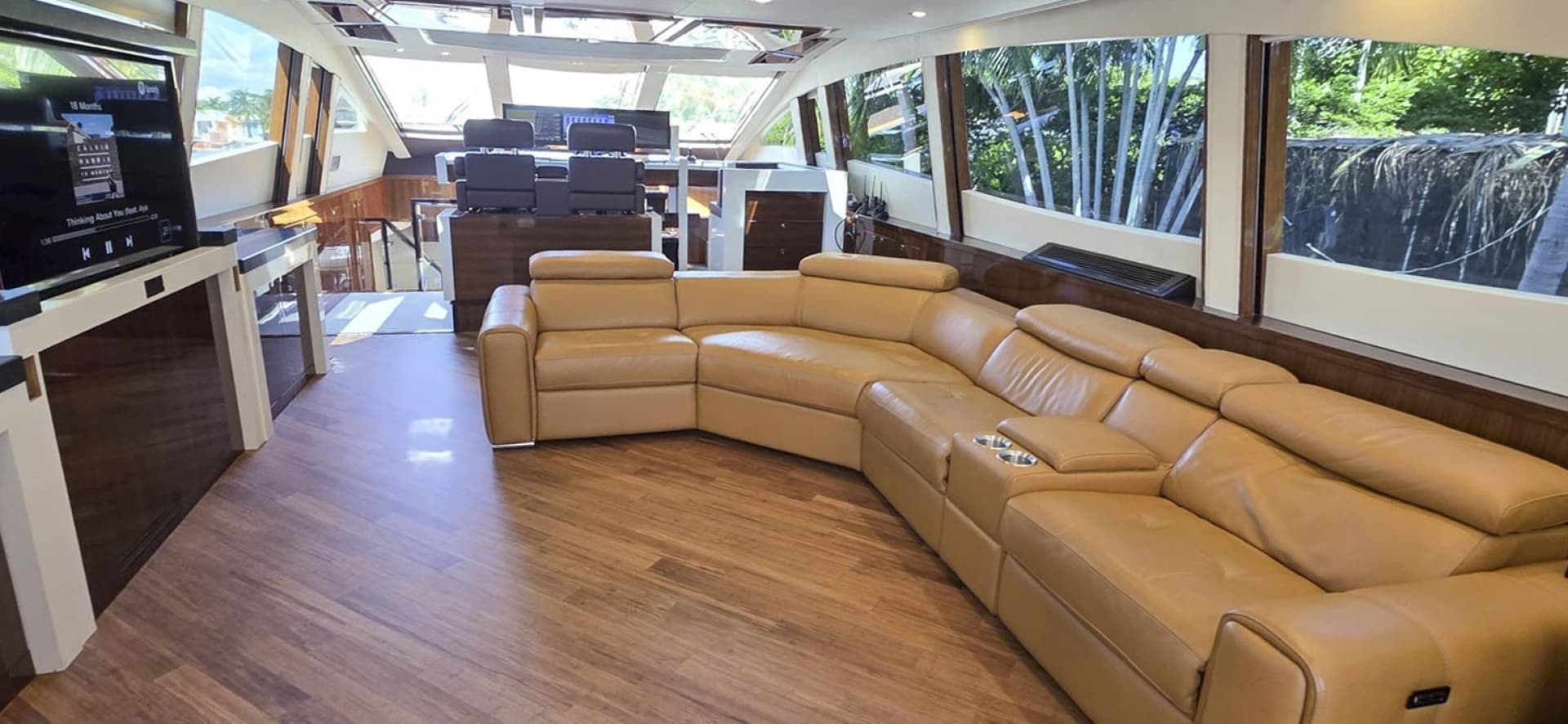 2012 Lazzara LSX 92 te koop in Fort Lauderdale, Florida Motor Yacht 4