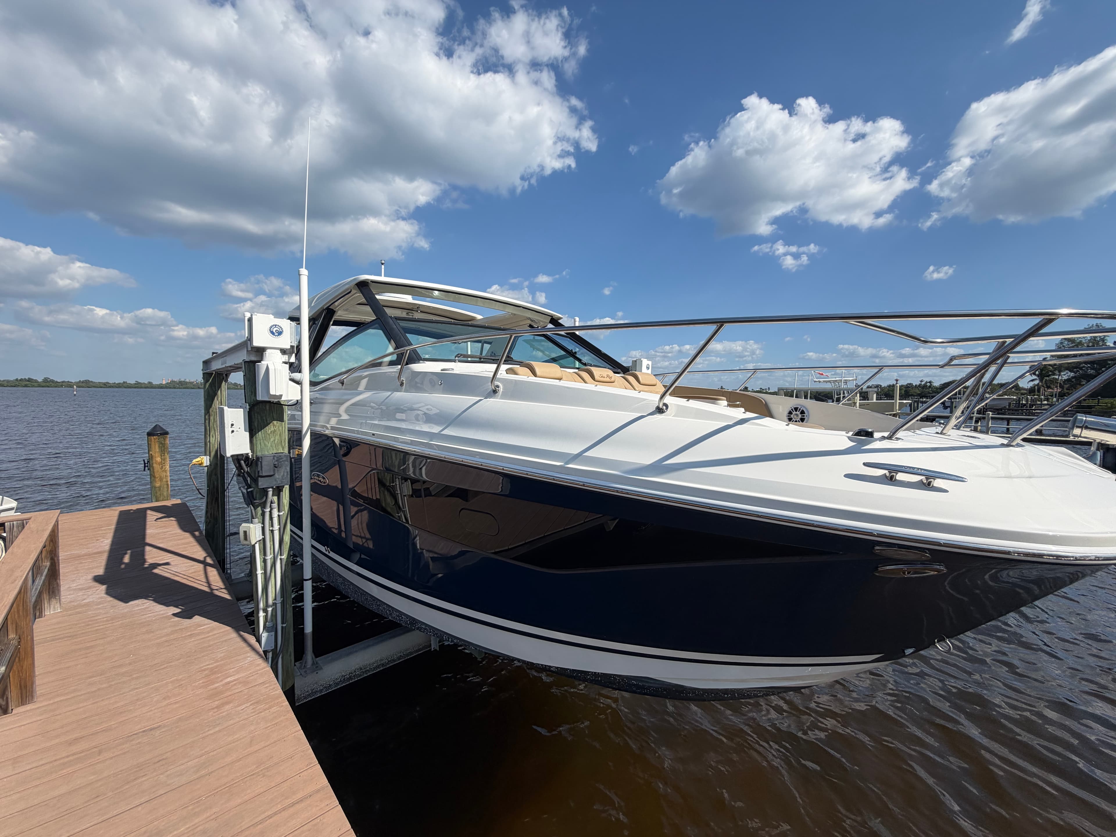 2021 Sea Ray Sundancer 320 Outboard for Sale in St. Petersburg, FL Express Cruiser 4