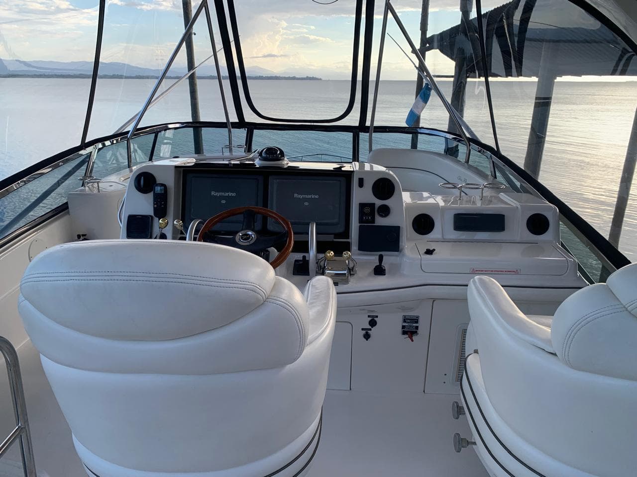 2006 Sea Ray 520 Sedan Bridge in vendita a Miami, Florida Flybridge 5