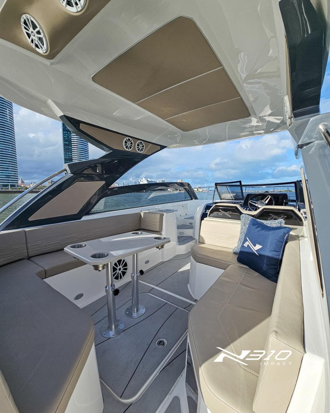2026 NX Boats NX310 Impact zum Verkauf in Dania Beach, Florida Express Cruiser 4