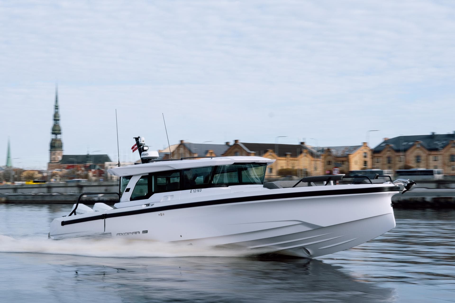 2027 Axopar 38 XC Cross Cabin for Sale in Sausalito, California Express Cruiser 4