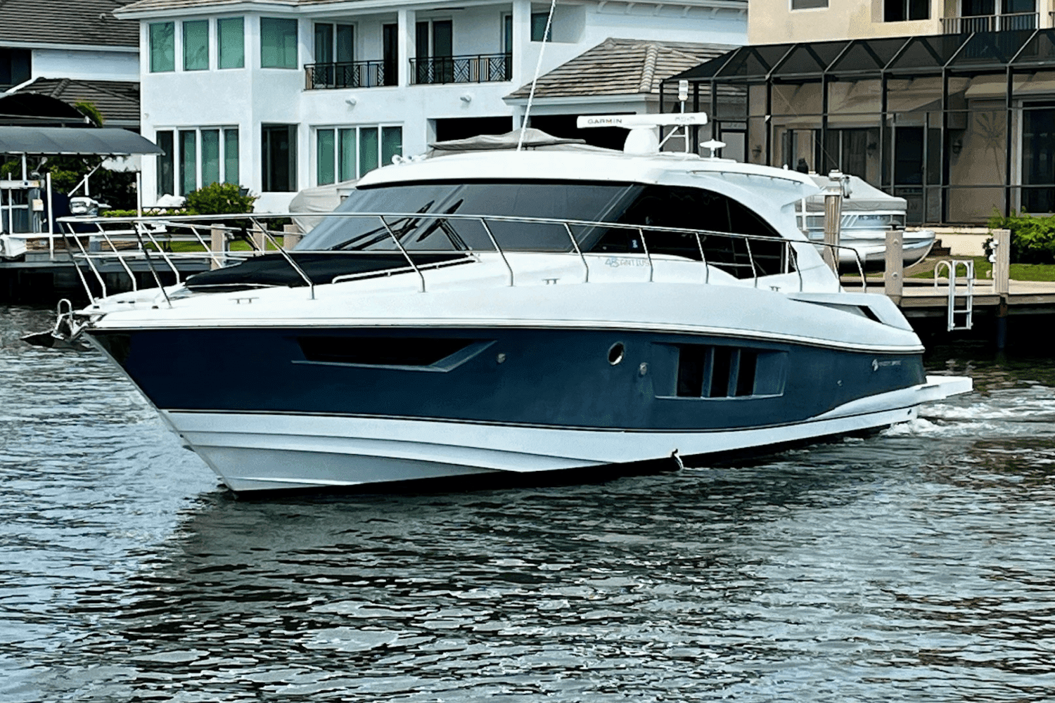 2017 Cruisers Yachts 45 Cantius zum Verkauf in Marco Island, FL Express Cruiser 3