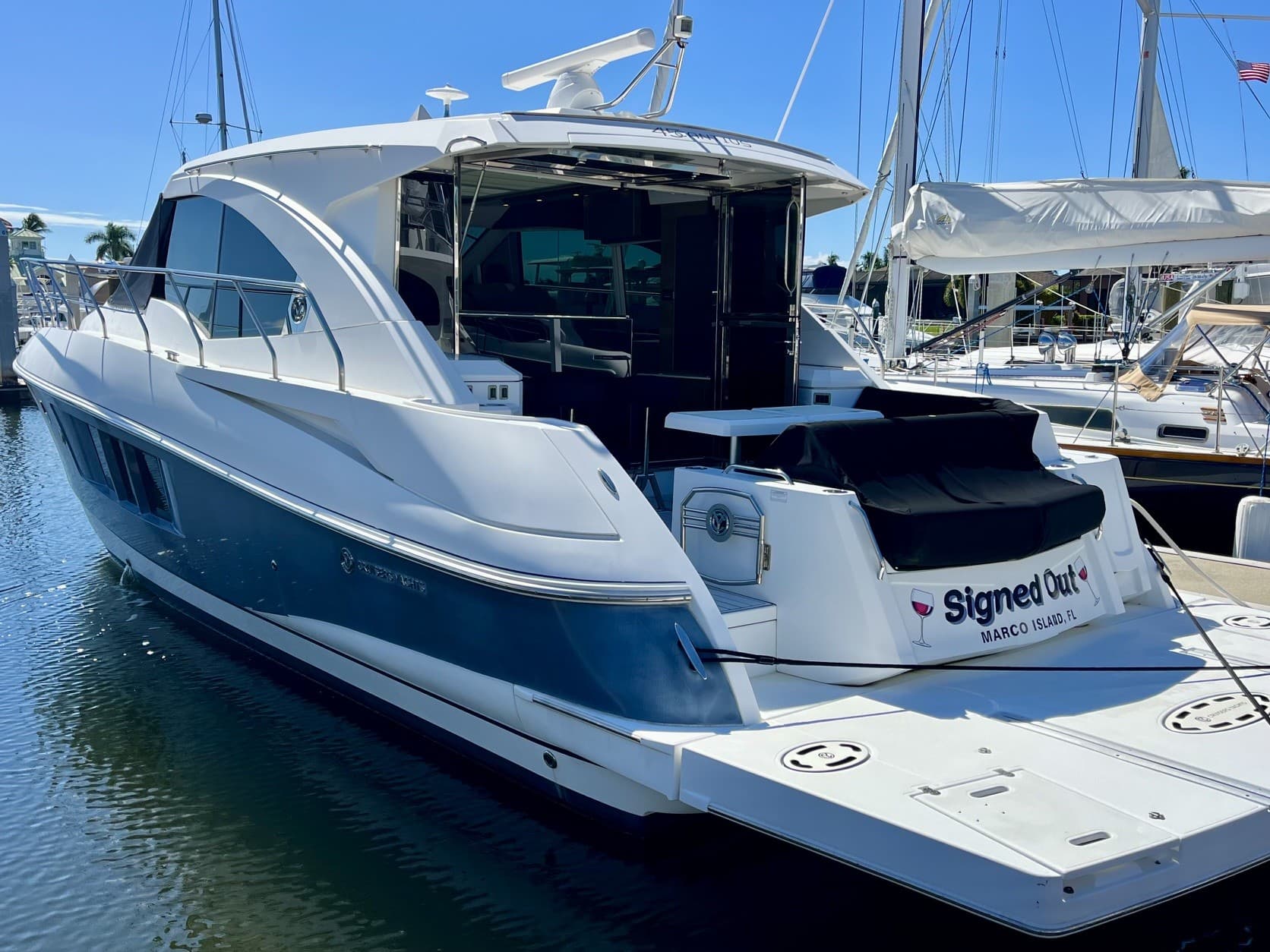 2017 Cruisers Yachts 45 Cantius in vendita a Marco Island, FL Express Cruiser 4