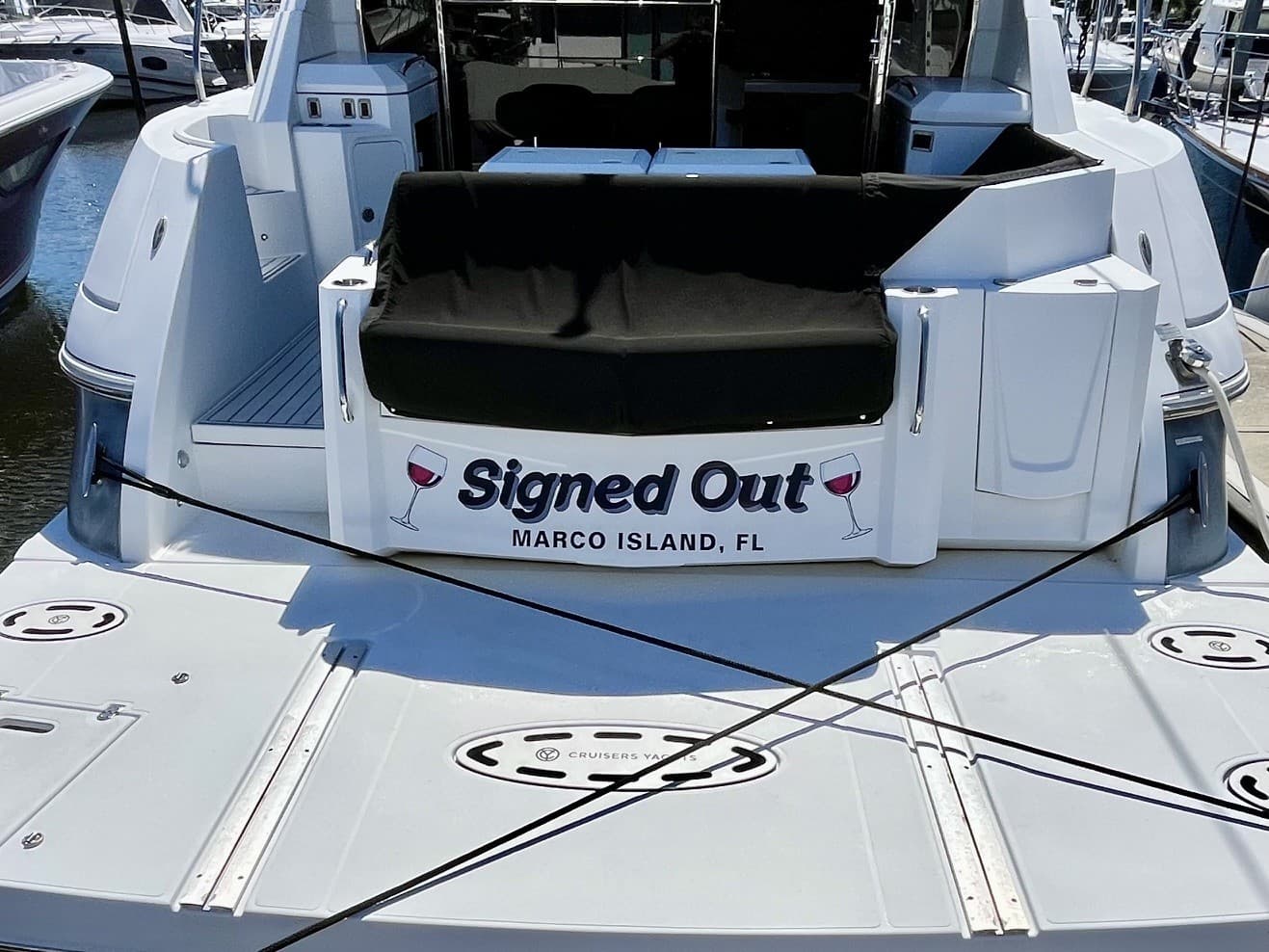 2017 Cruisers Yachts 45 Cantius in vendita a Marco Island, FL Express Cruiser 5
