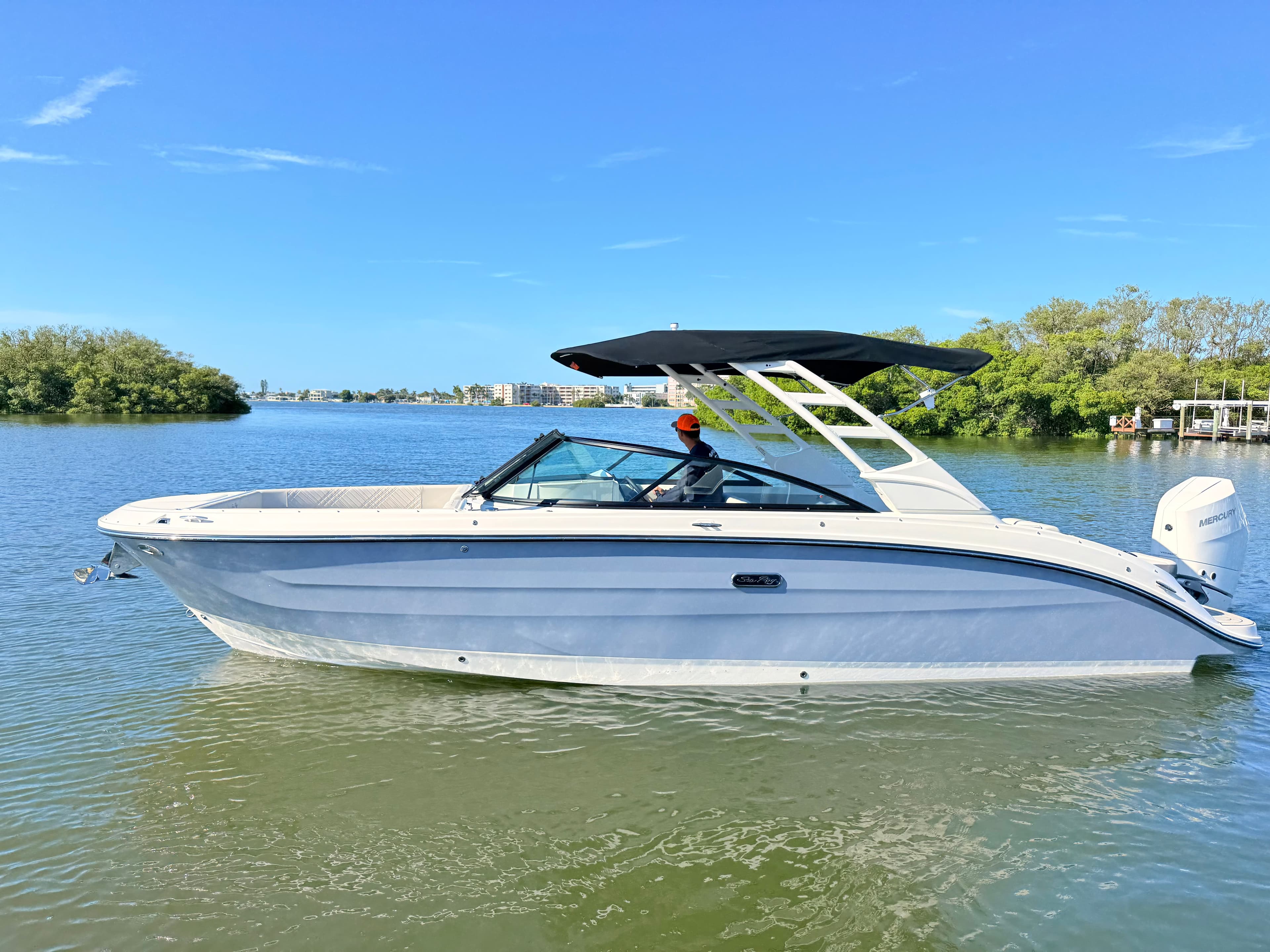 2027 Sea Ray SDX 270 Outboard in vendita a St Petersburg, FL Bowrider 2