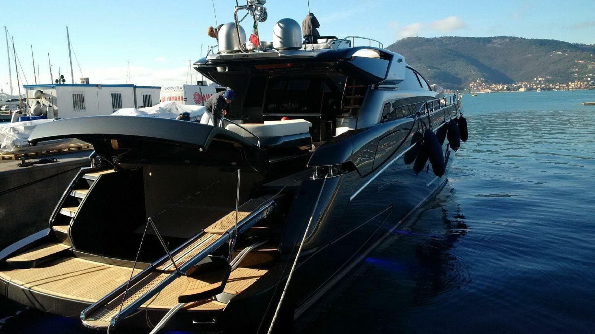 2016 Riva 88' Domino Super zum Verkauf in Sag Harbor, New York Flybridge 4