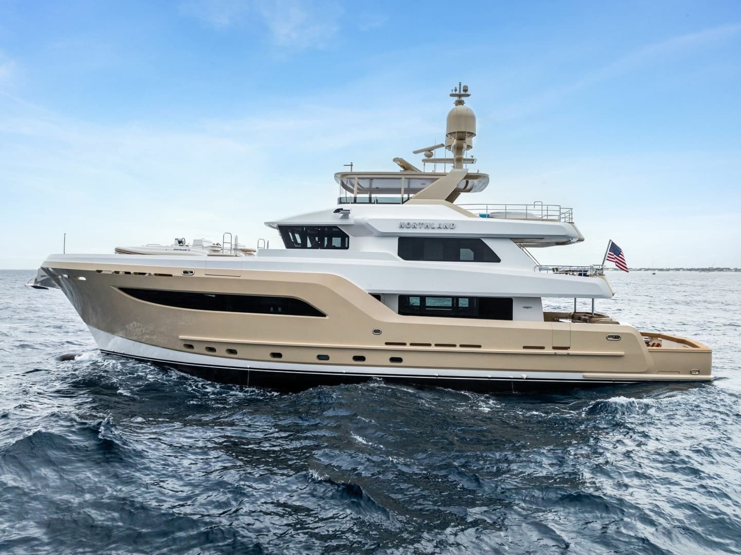 2017 Burger Boats 104' in vendita a Jupiter, Florida Megayacht