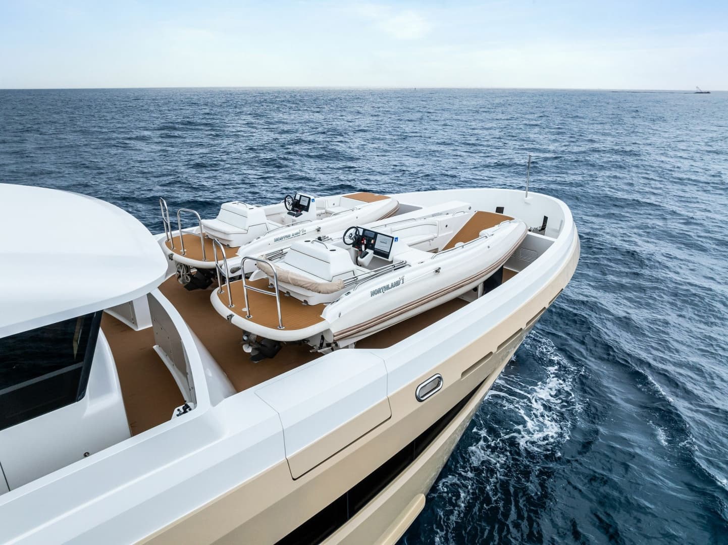 2017 Burger Boats 104' in vendita a Jupiter, Florida Megayacht 2