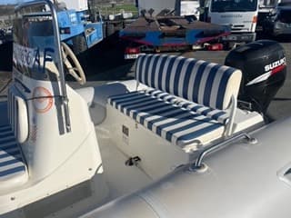 2004 Zodiac MEDLINE I a la venta en Viladamat, ES Express Cruiser 3