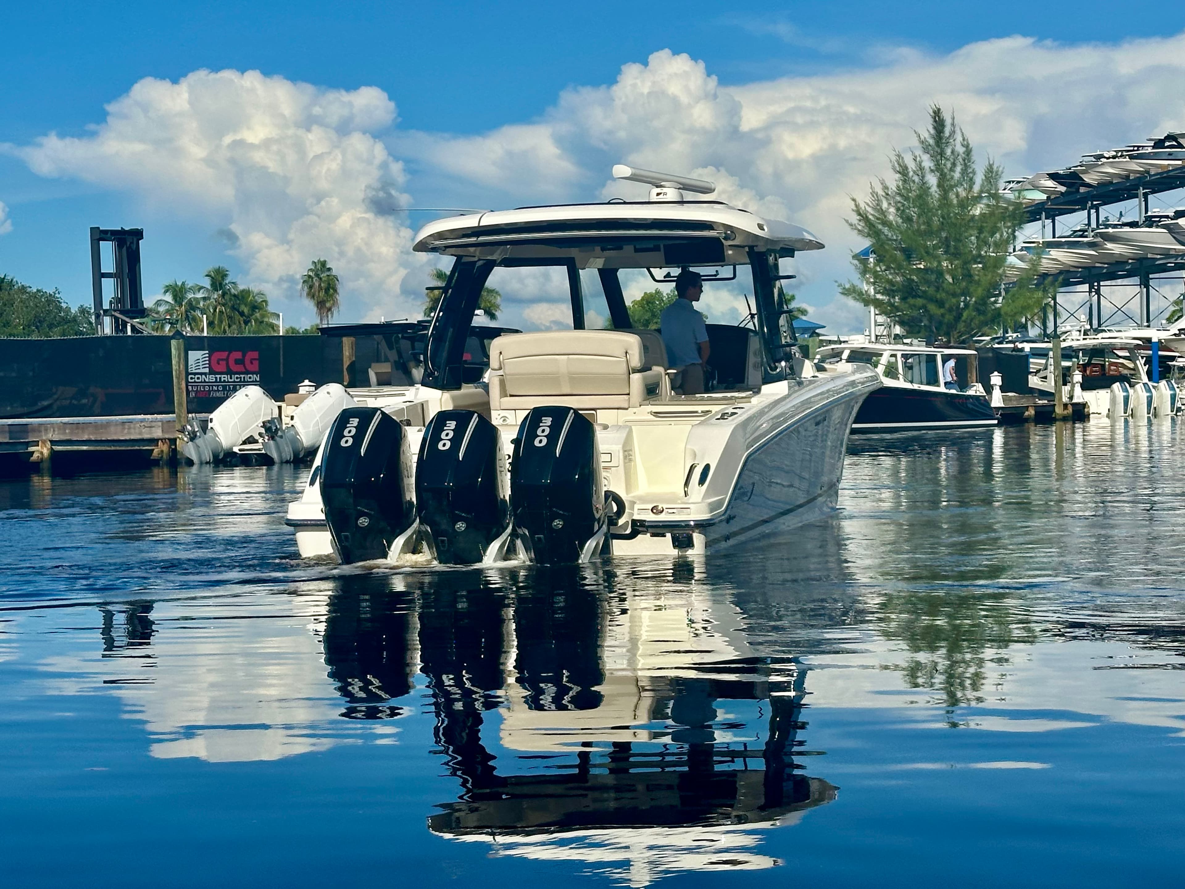 2023 Boston Whaler 350 Realm zum Verkauf in Fort Myers, FL Bowrider 3