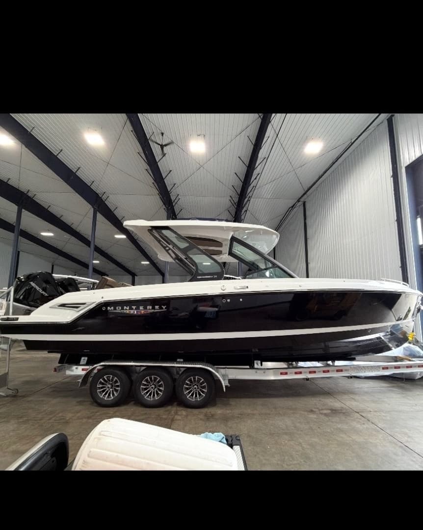 2027 Monterey Elite 30 OB zum Verkauf in South Dartmouth, Massachusetts Bowrider