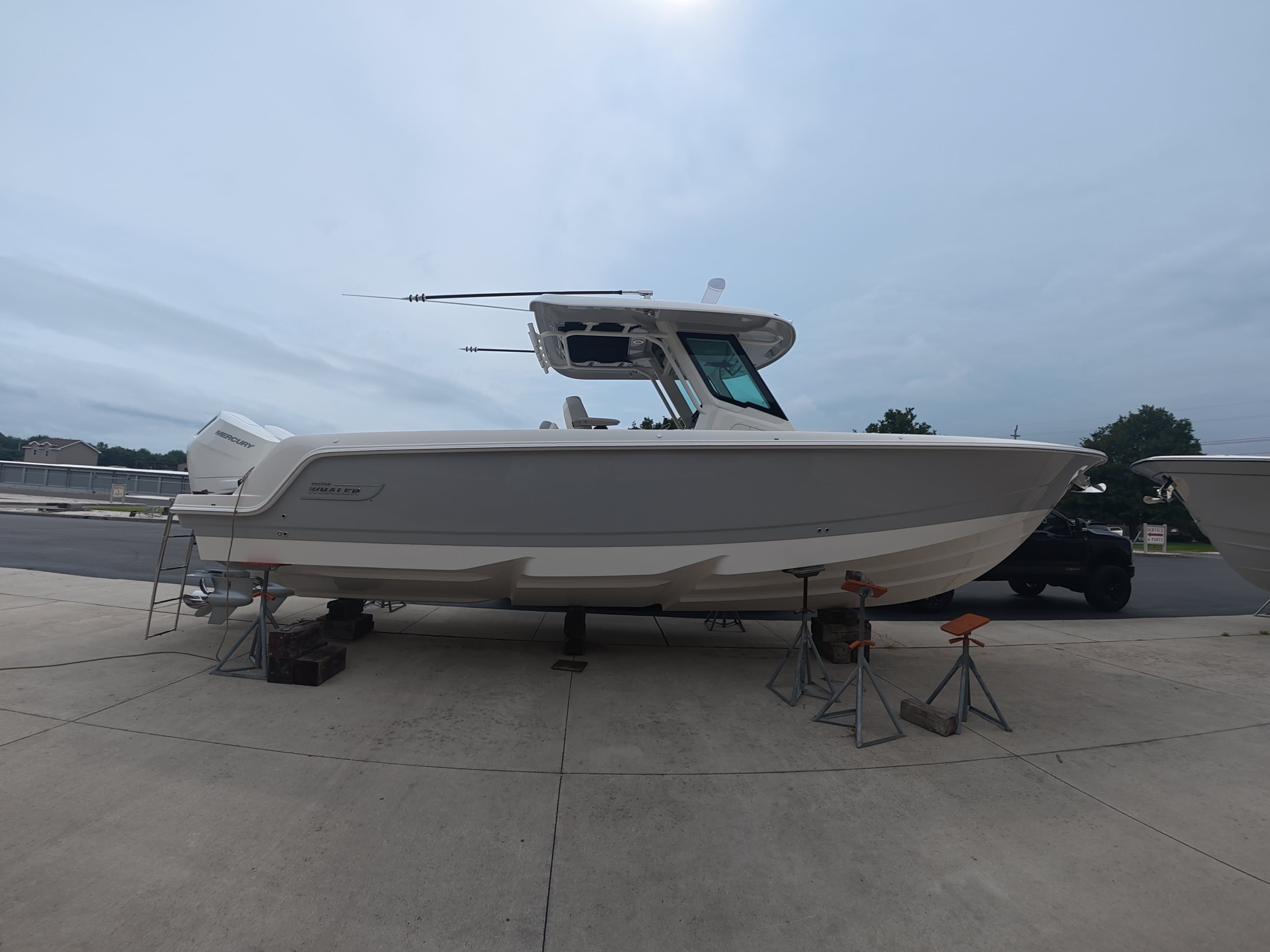 2027 Boston Whaler 330 Outrage for Sale in Dennis, New Jersey Center Console 2