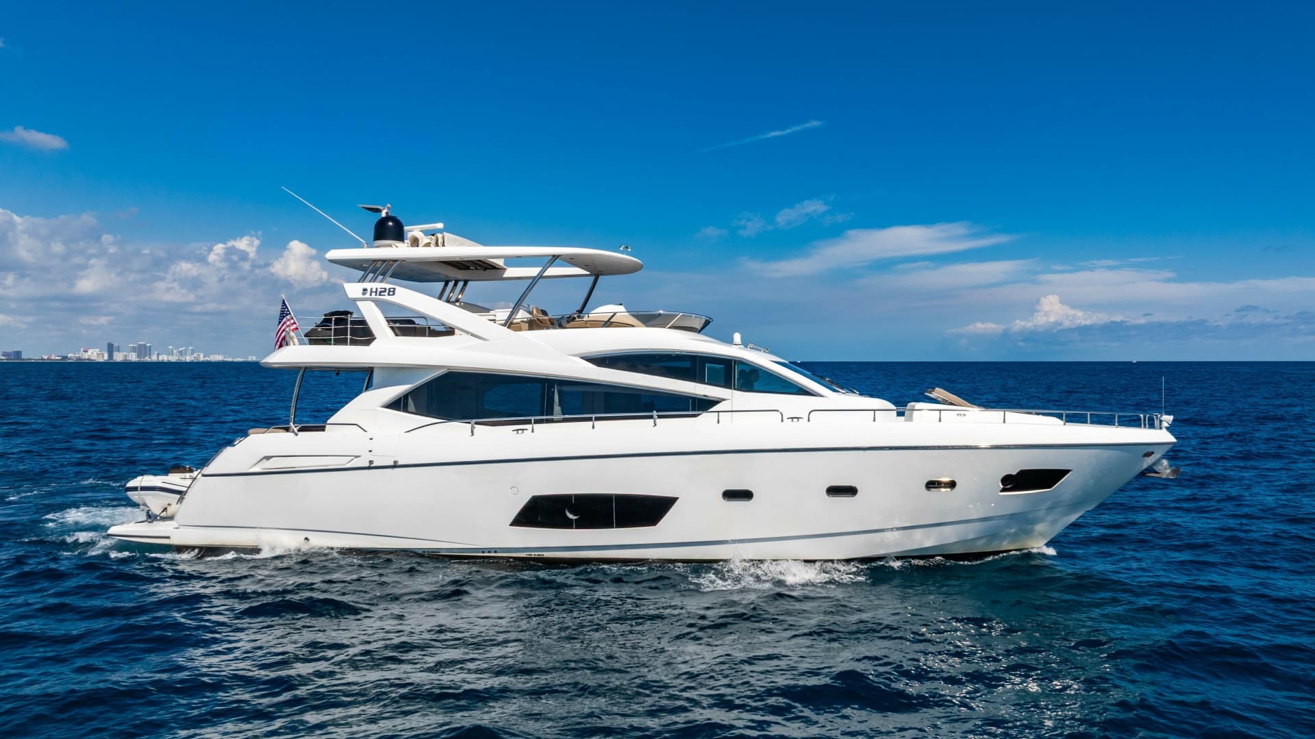 2014 Sunseeker Manhattan 73 for Sale in Miami Beach, Florida Flybridge