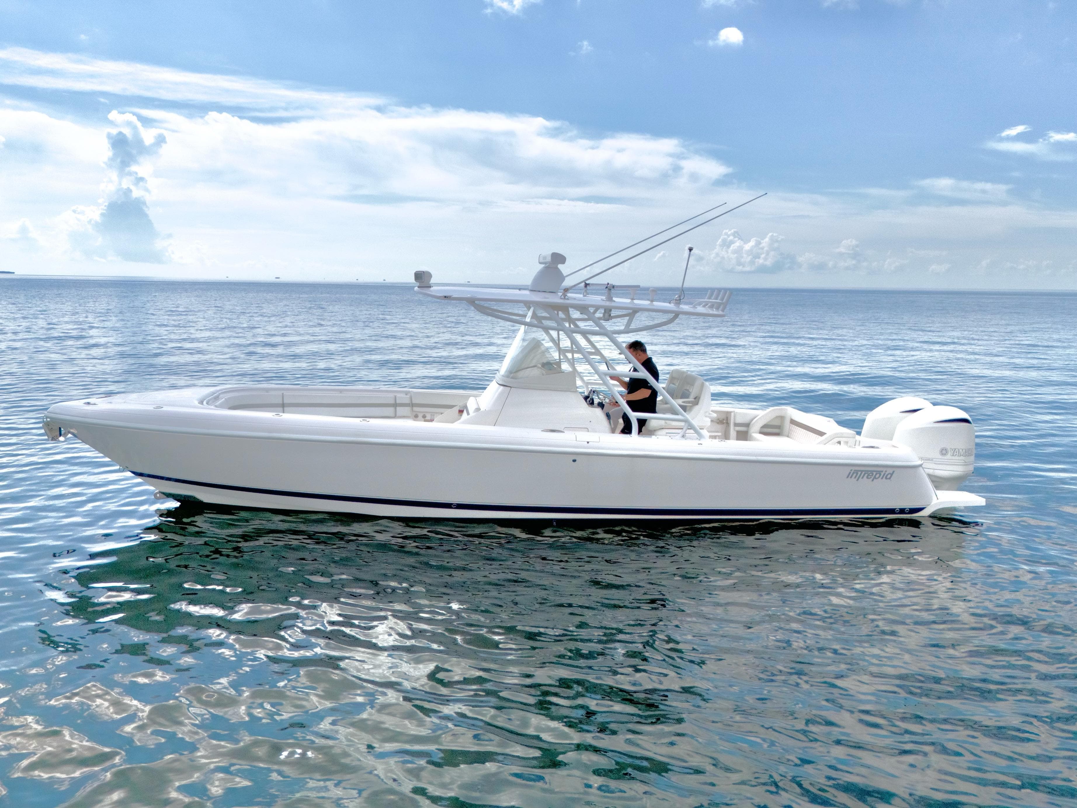 2014 Intrepid Powerboats 327 CC for Sale in Miami, Florida Center Console