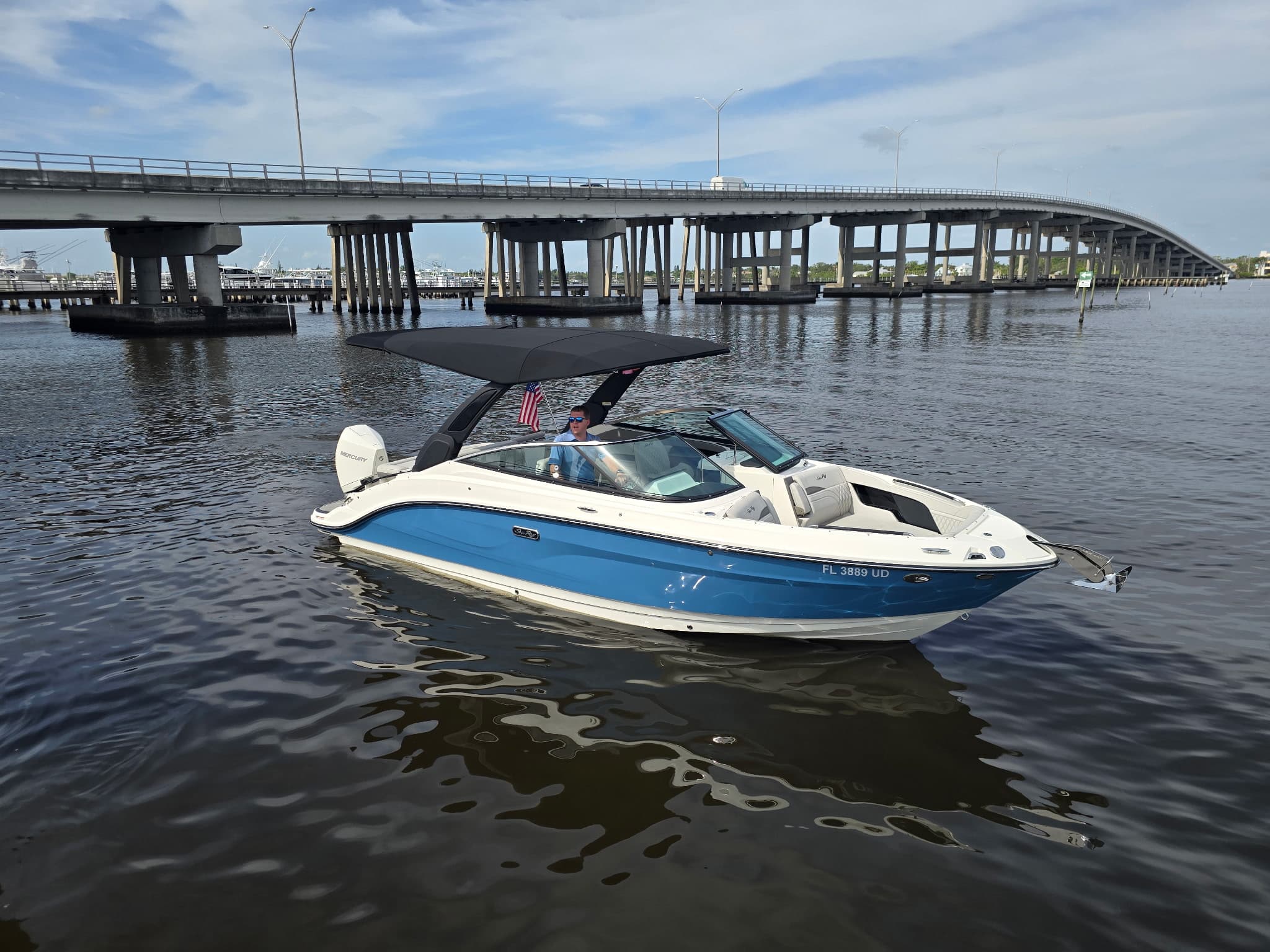 2025 Sea Ray SLX 260 Outboard for Sale in Stuart, Florida Bowrider 3