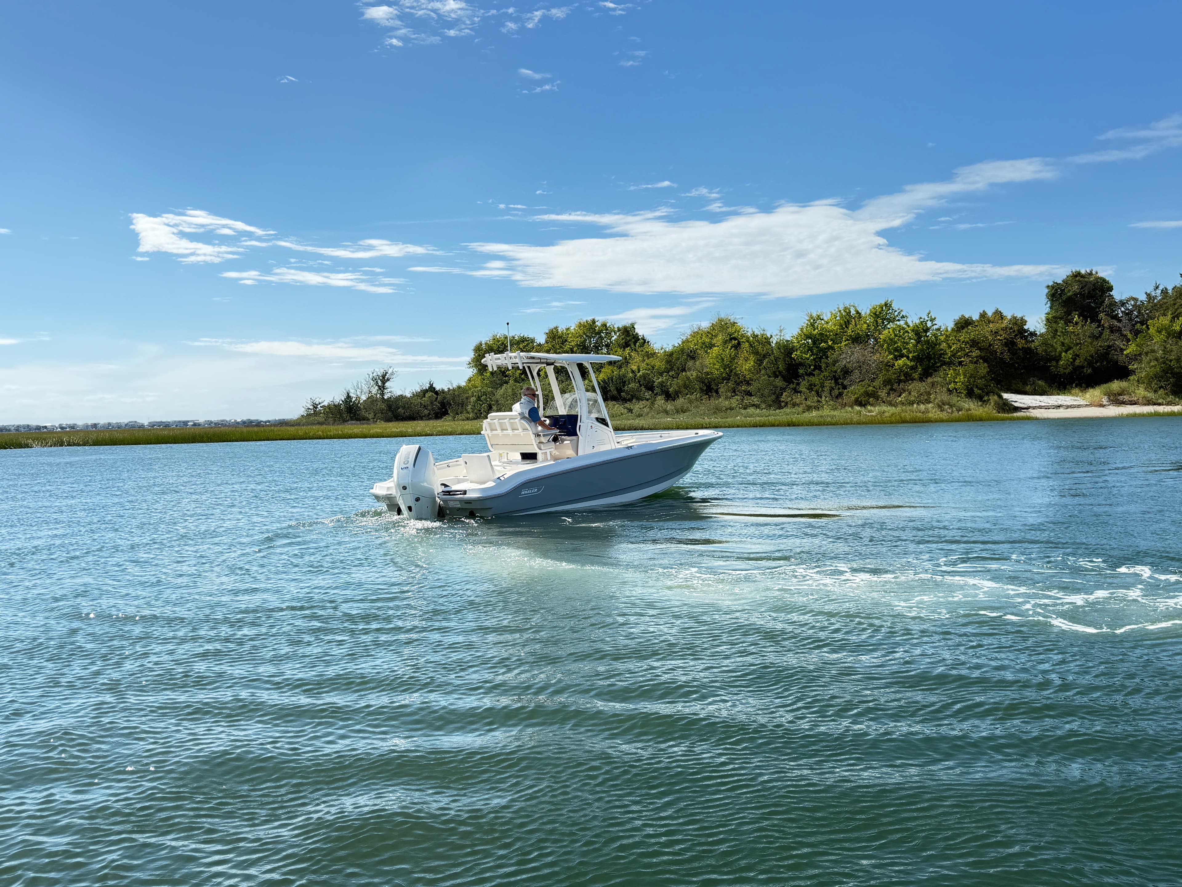 2027 Boston Whaler 220 Dauntless zum Verkauf in Wrightsville Beach, North Carolina Center Console 3