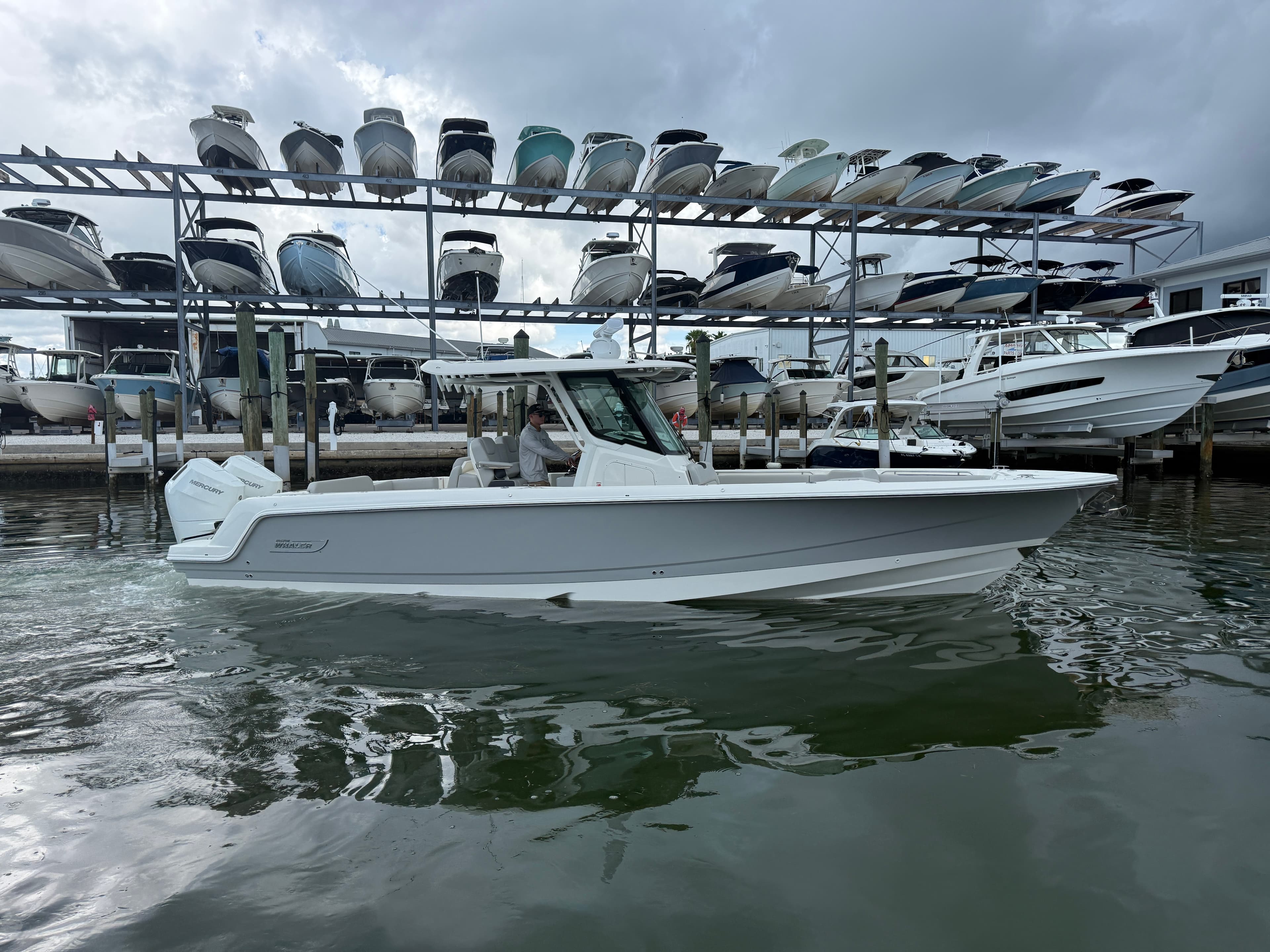 2026 Boston Whaler 330 Outrage zum Verkauf in Sarasota, Florida Center Console