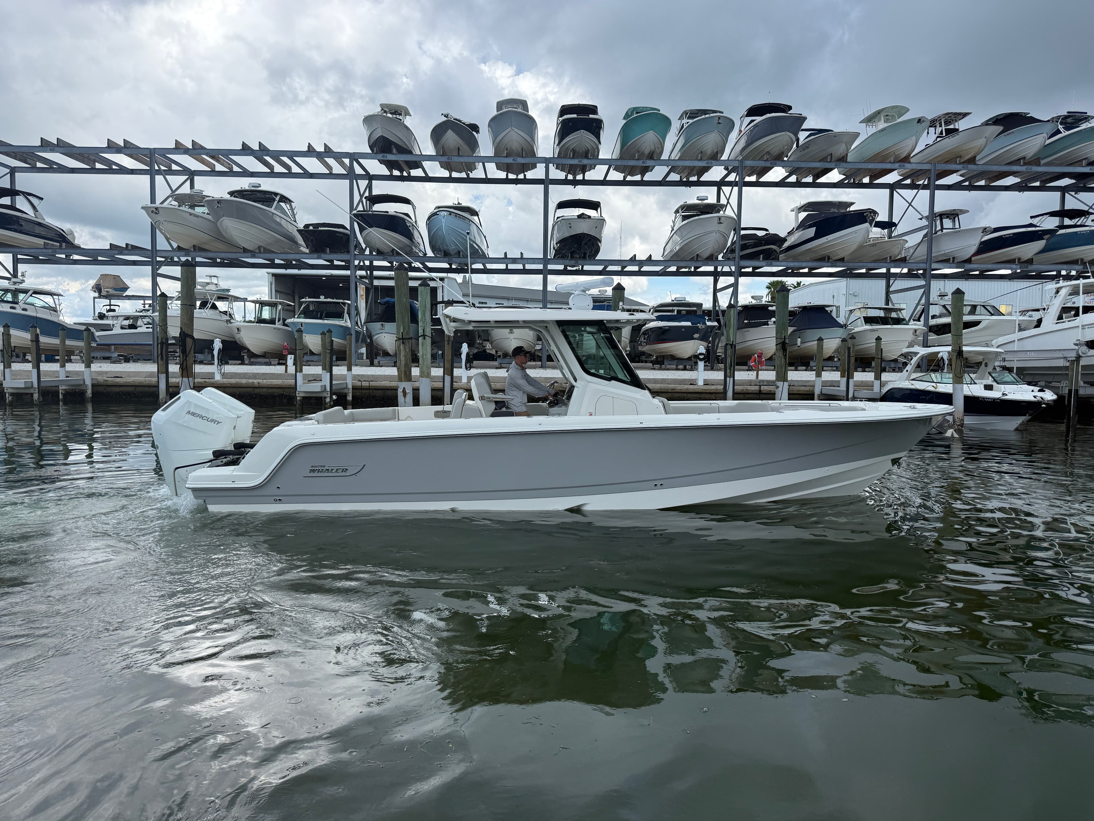 2026 Boston Whaler 330 Outrage zum Verkauf in Sarasota, Florida Center Console 2