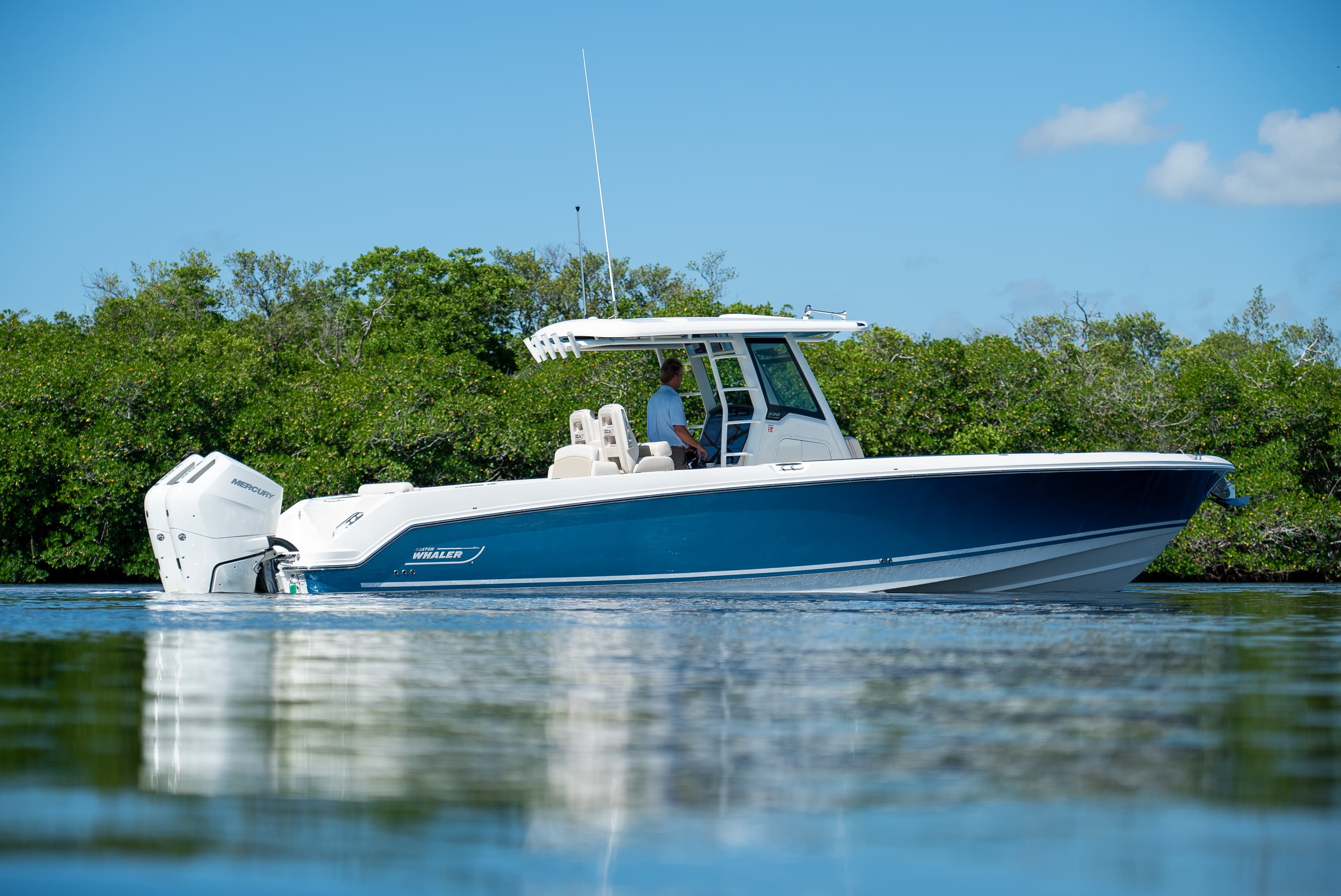 2026 Boston Whaler 330 Outrage in vendita a Fort Myers, FL Center Console 4