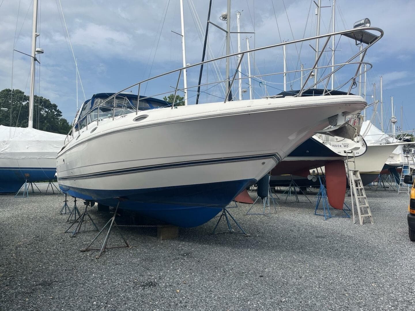 1998 Cruisers Yachts 4270 in vendita a Deale, Maryland Express Cruiser 4