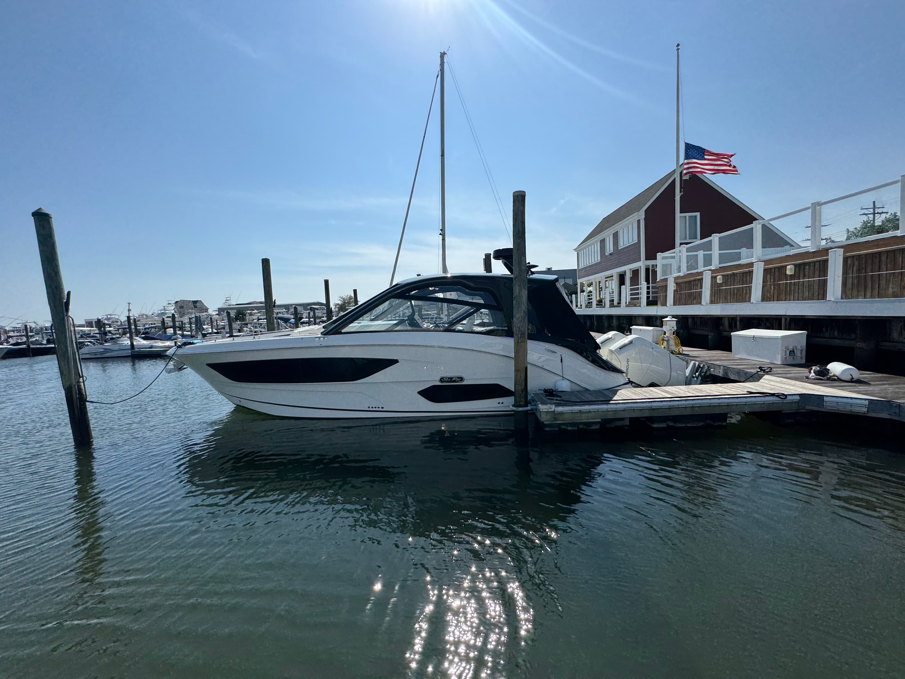 2025 Sea Ray Sundancer 370 Outboard in vendita a Somers Point, New Jersey Bowrider 2