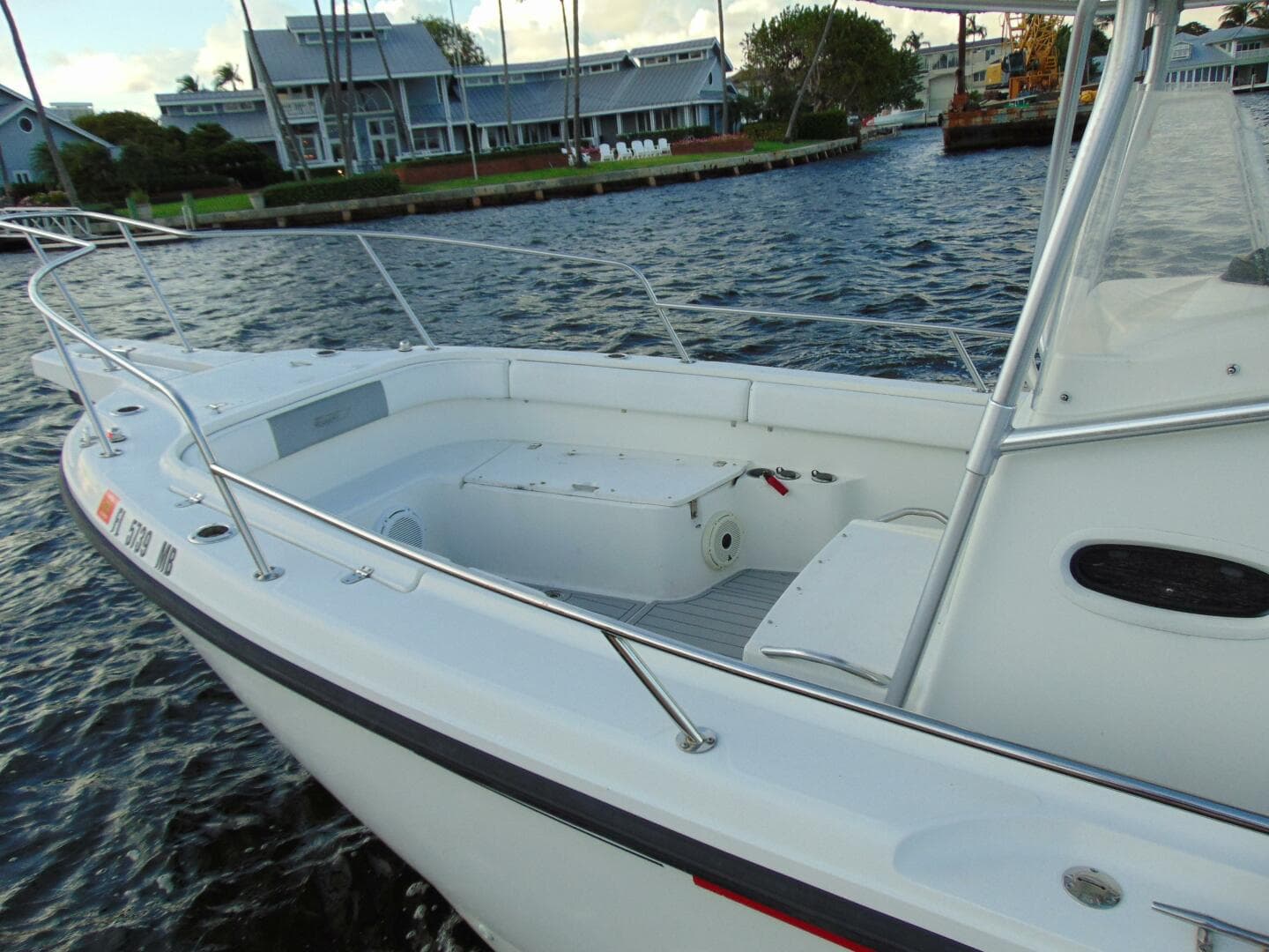 2001 Boston Whaler 26 Outrage à vendre à Fort Lauderdale, Florida Center Console 3