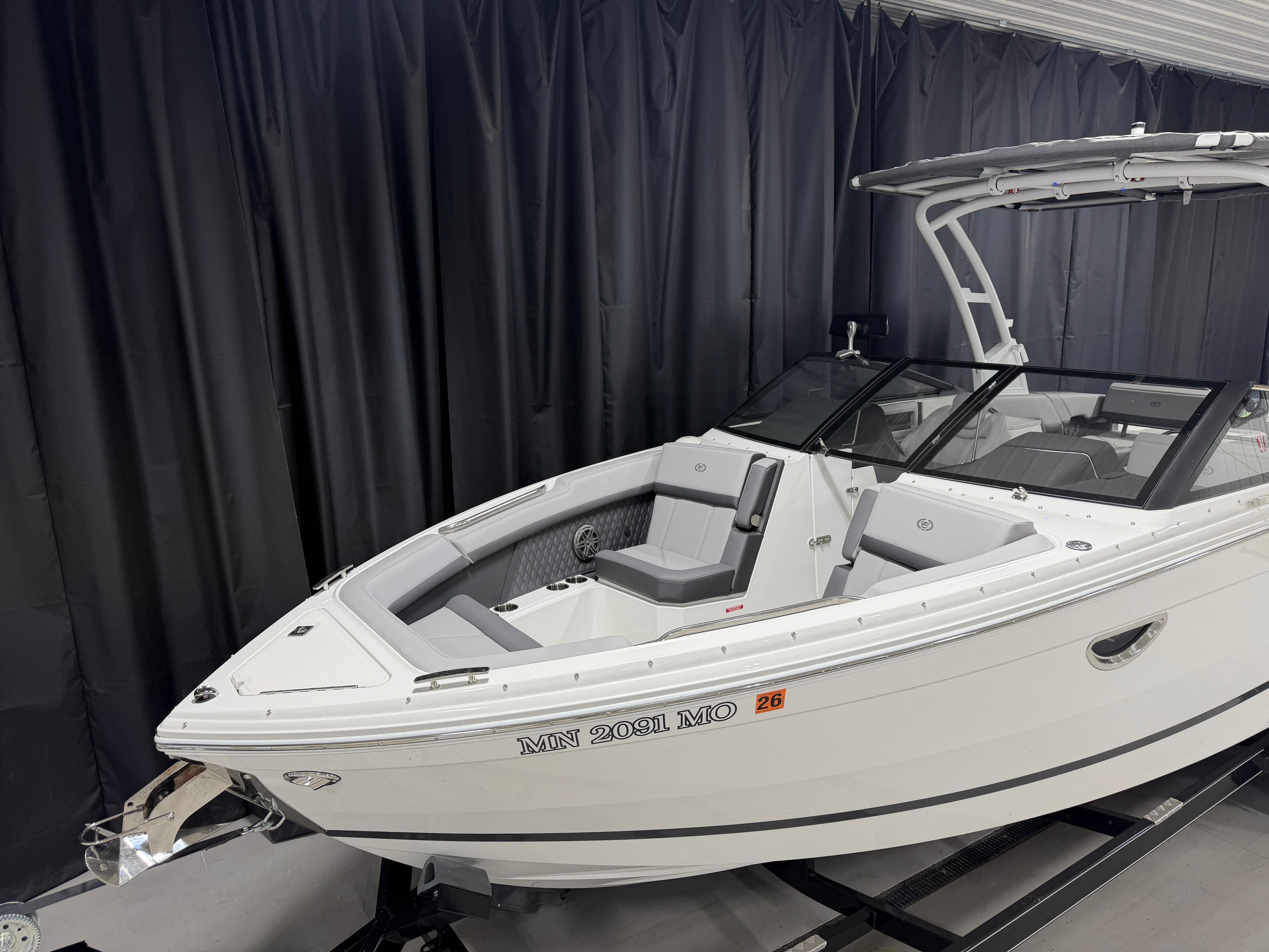 2024 Cobalt Boats R8 Outboard a la venta en Crosslake, Minnesota Bowrider 5