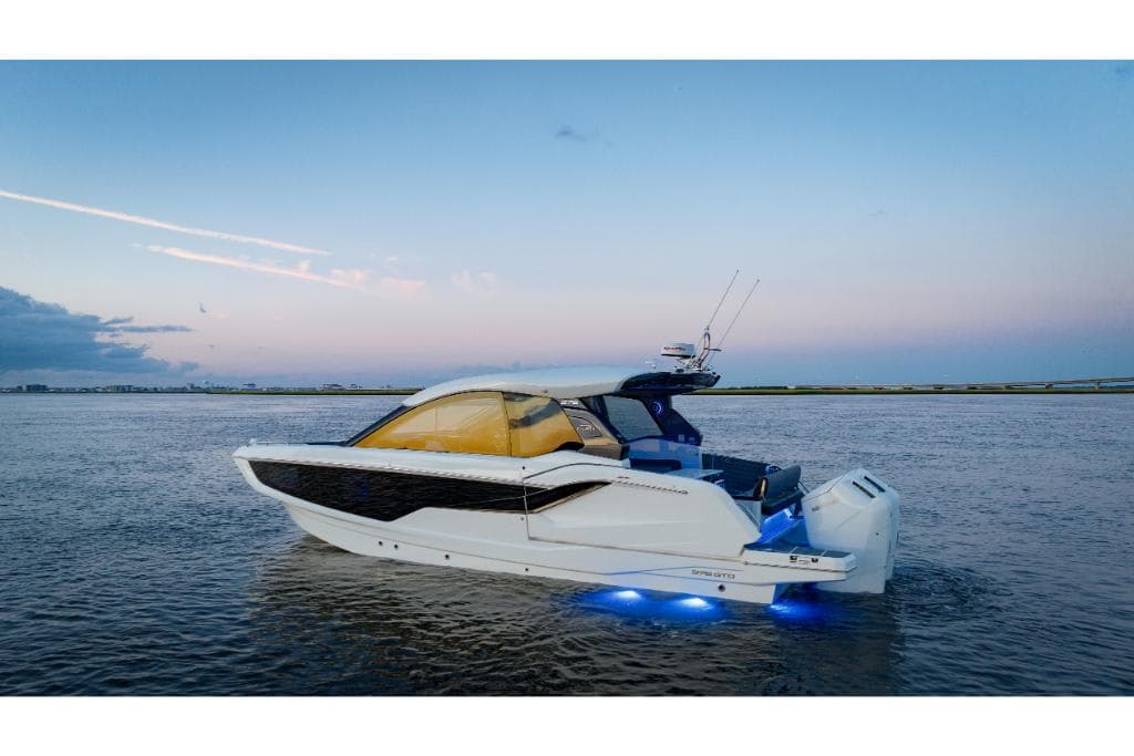 2027 Galeon Yachts 375 GTO in vendita a Norwalk, Connecticut Sport Cruiser 4