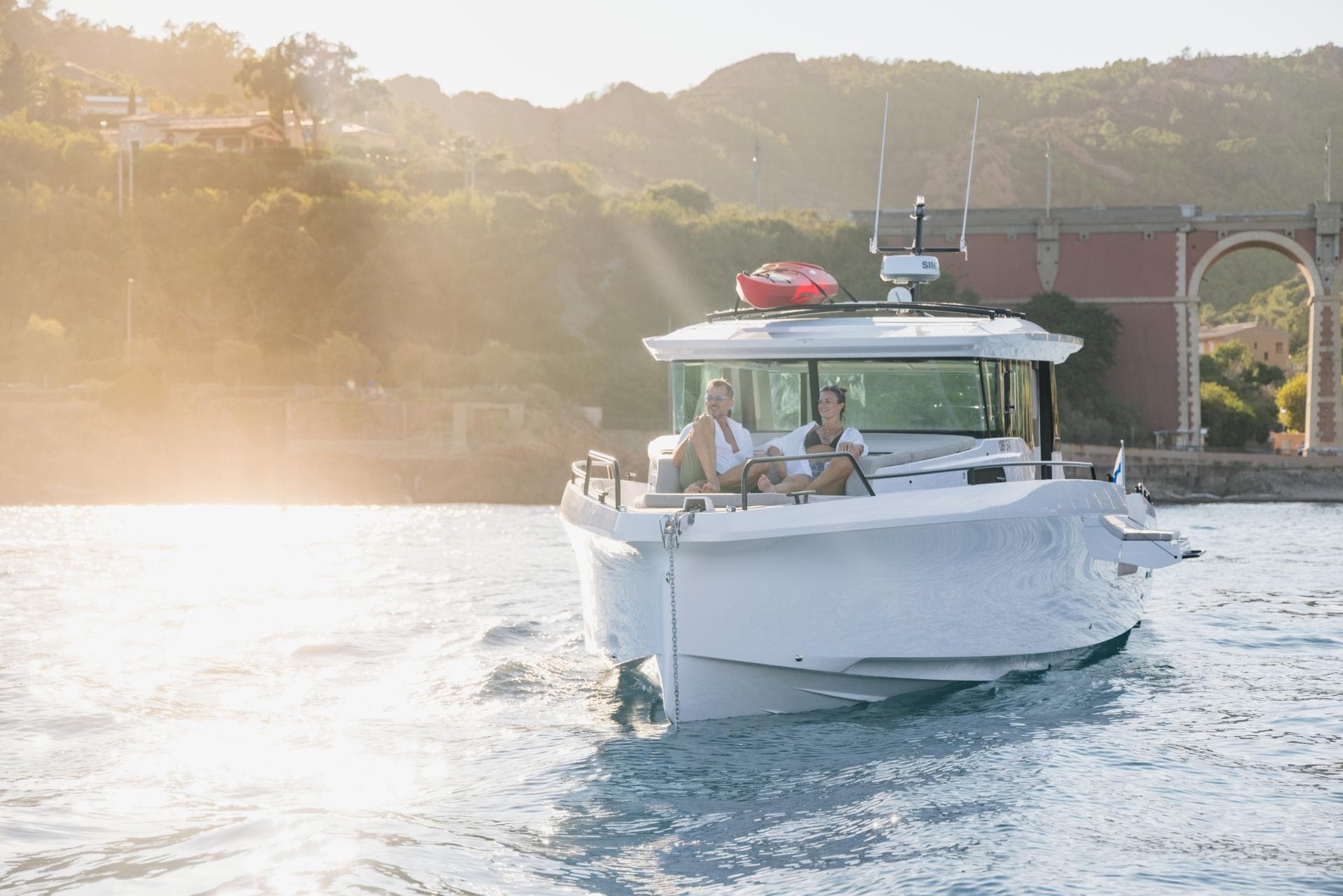 2027 Axopar 45 XC Cross Cabin zum Verkauf in San Diego, California Center Console 5