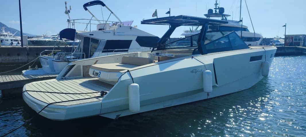 2021 Evo Yachts R4 WA for Sale in Naples, IT Walk-around Boats