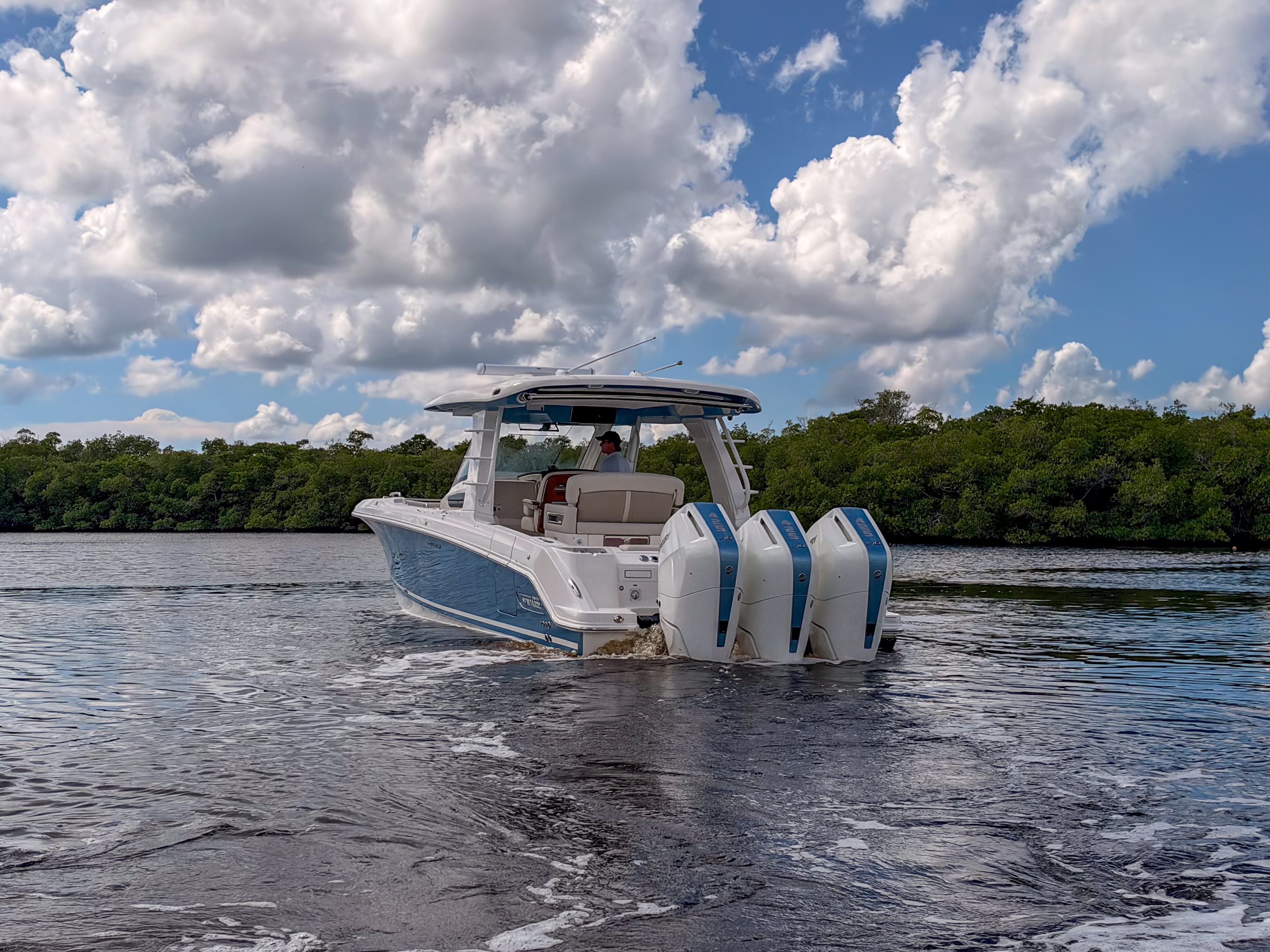 2027 Boston Whaler 350 Realm à vendre à Fort Myers, FL Bowrider 4