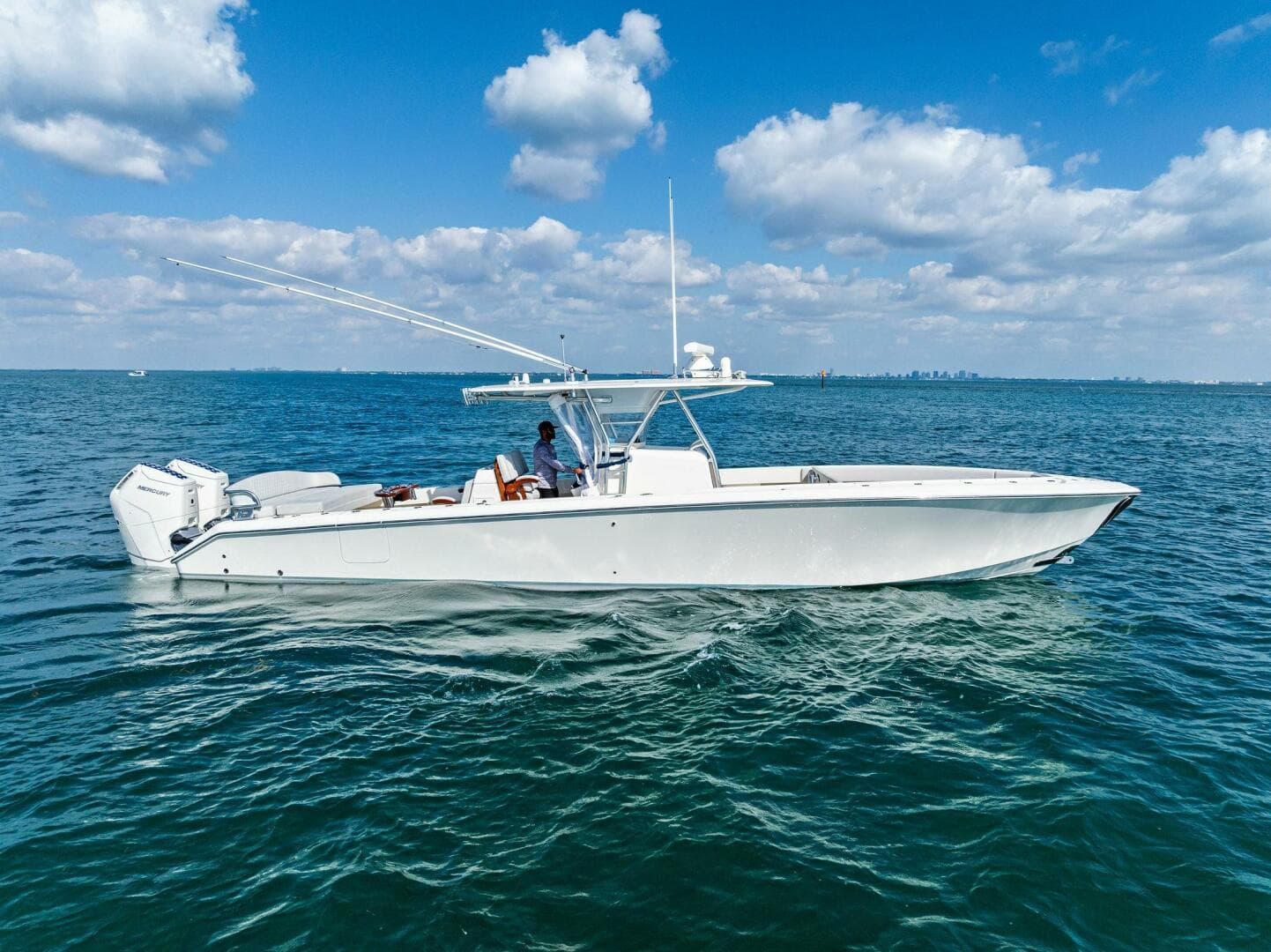 2015 Bahama 41 for Sale in Miami, Florida Center Console