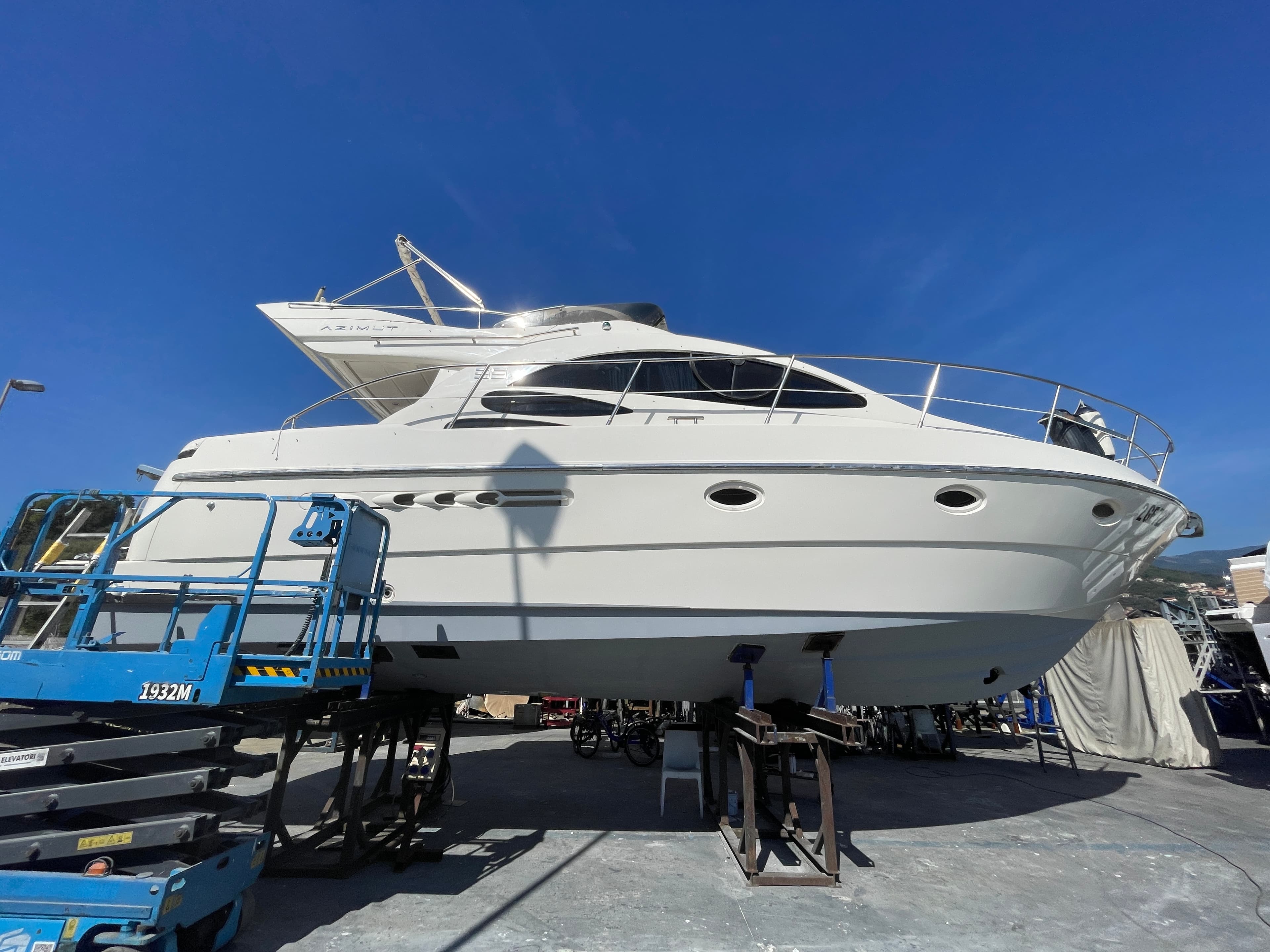 2003 Azimut 39 E for Sale in Arenzano, IT Flybridge 3