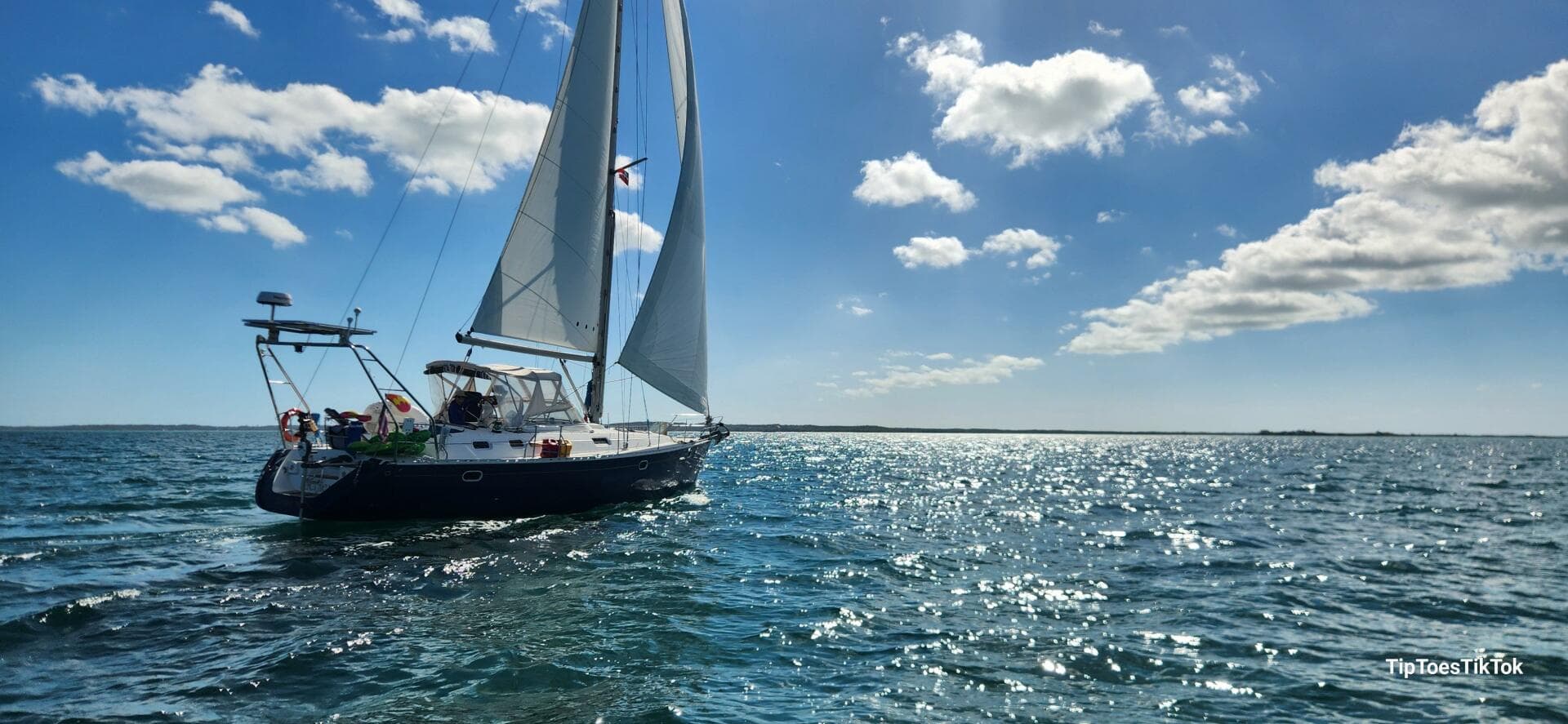 1998 Jeanneau Sun Odyssey 42 CC for Sale in Portsmouth, Rhode Island Center Cockpit 2