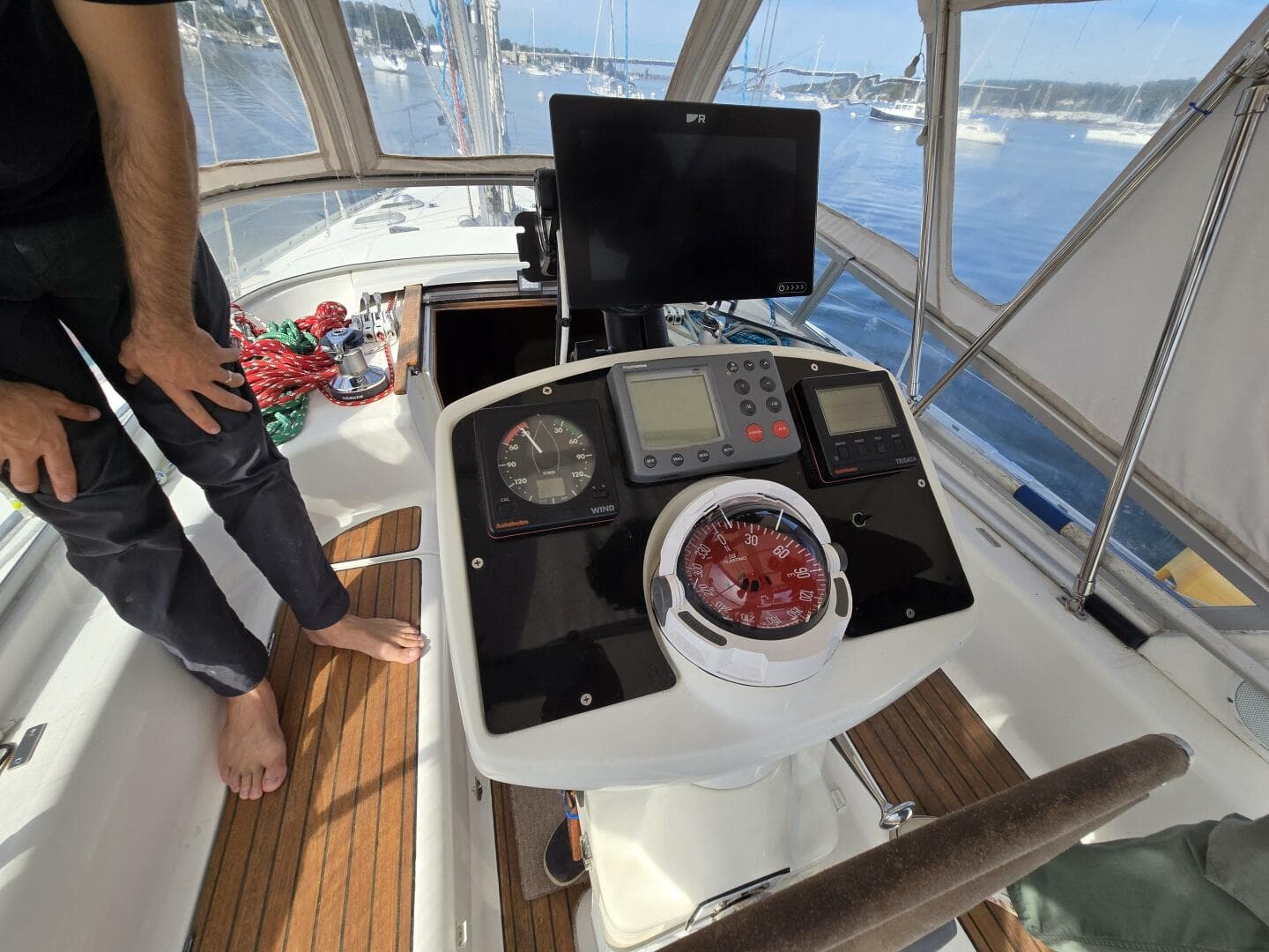 1998 Jeanneau Sun Odyssey 42 CC for Sale in Portsmouth, Rhode Island Center Cockpit 4
