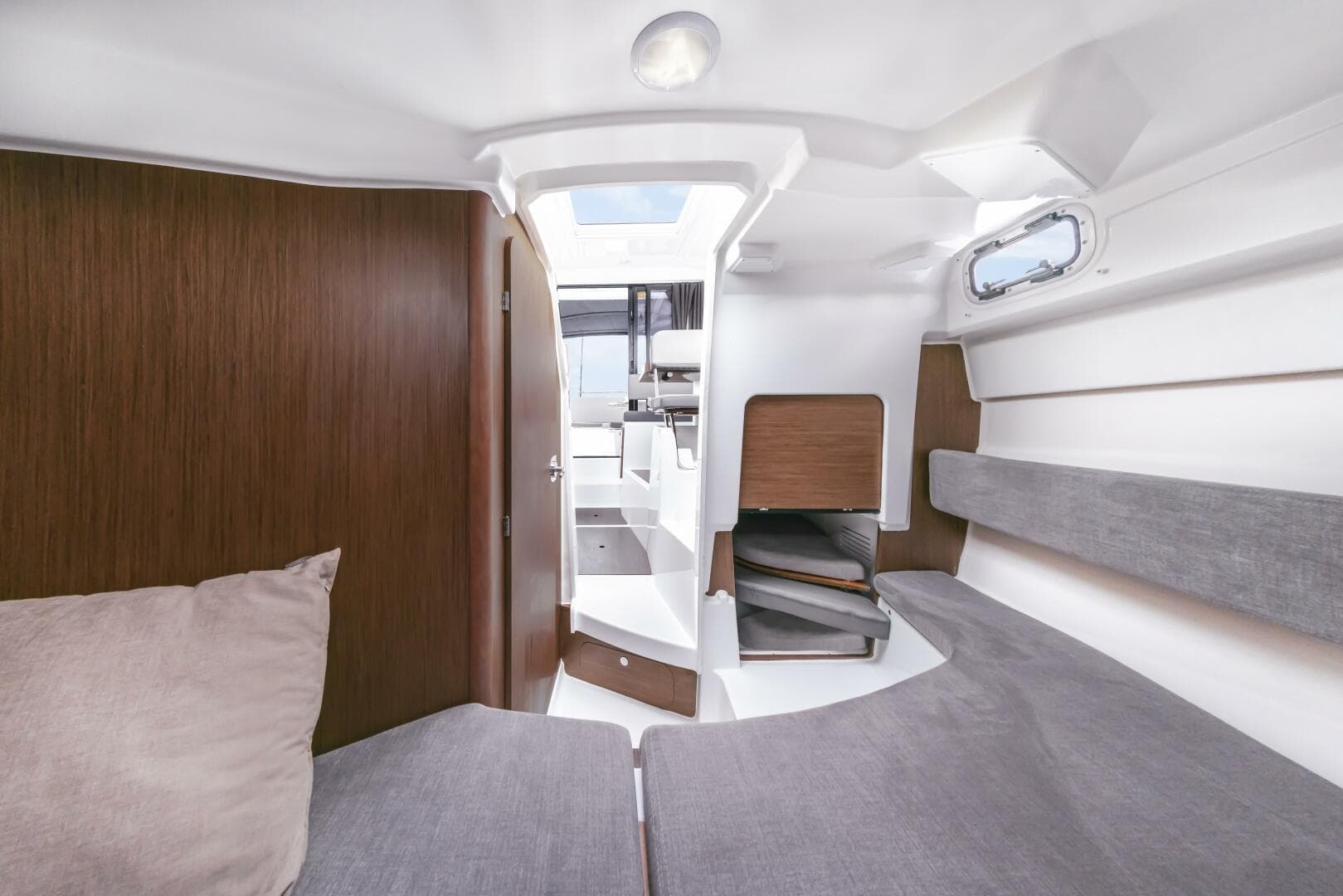 2027 Beneteau Antares 8 for Sale in Dartmouth, Massachusetts Pilothouse 4