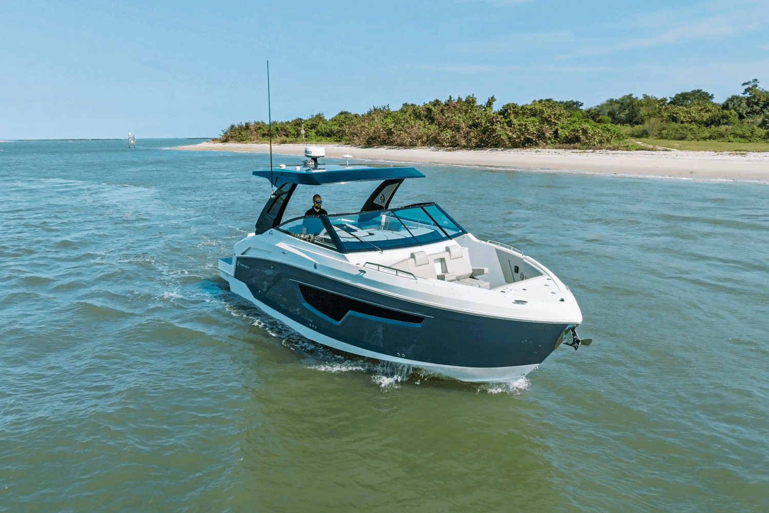 2027 Cruisers Yachts 34 GLS OB for Sale in Venice, Florida Bowrider 3