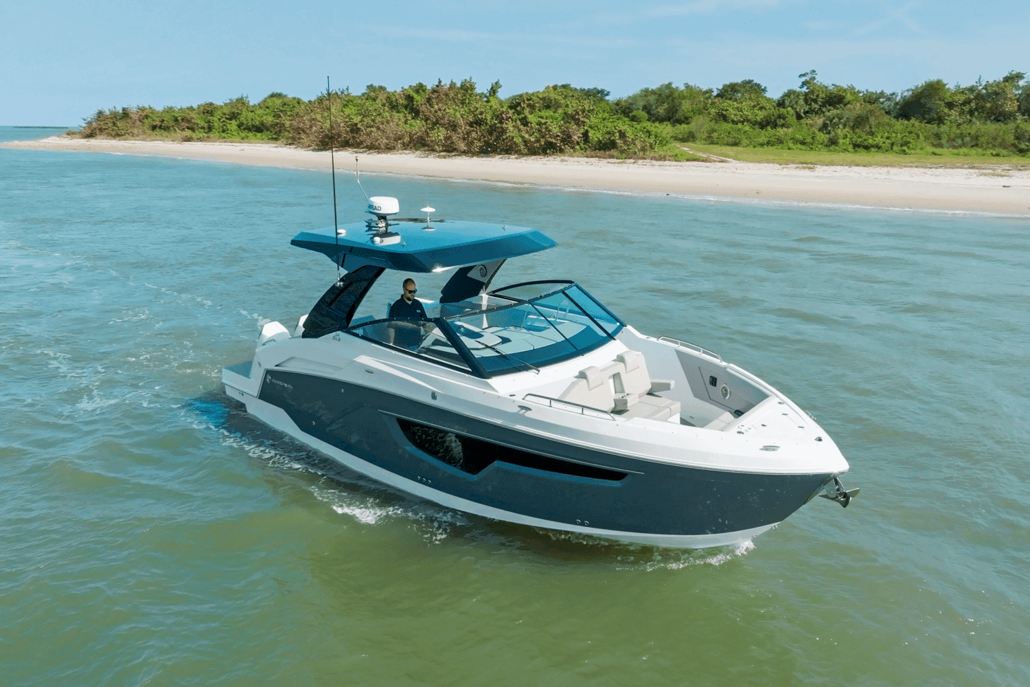 2027 Cruisers Yachts 34 GLS OB for Sale in Venice, Florida Bowrider 4